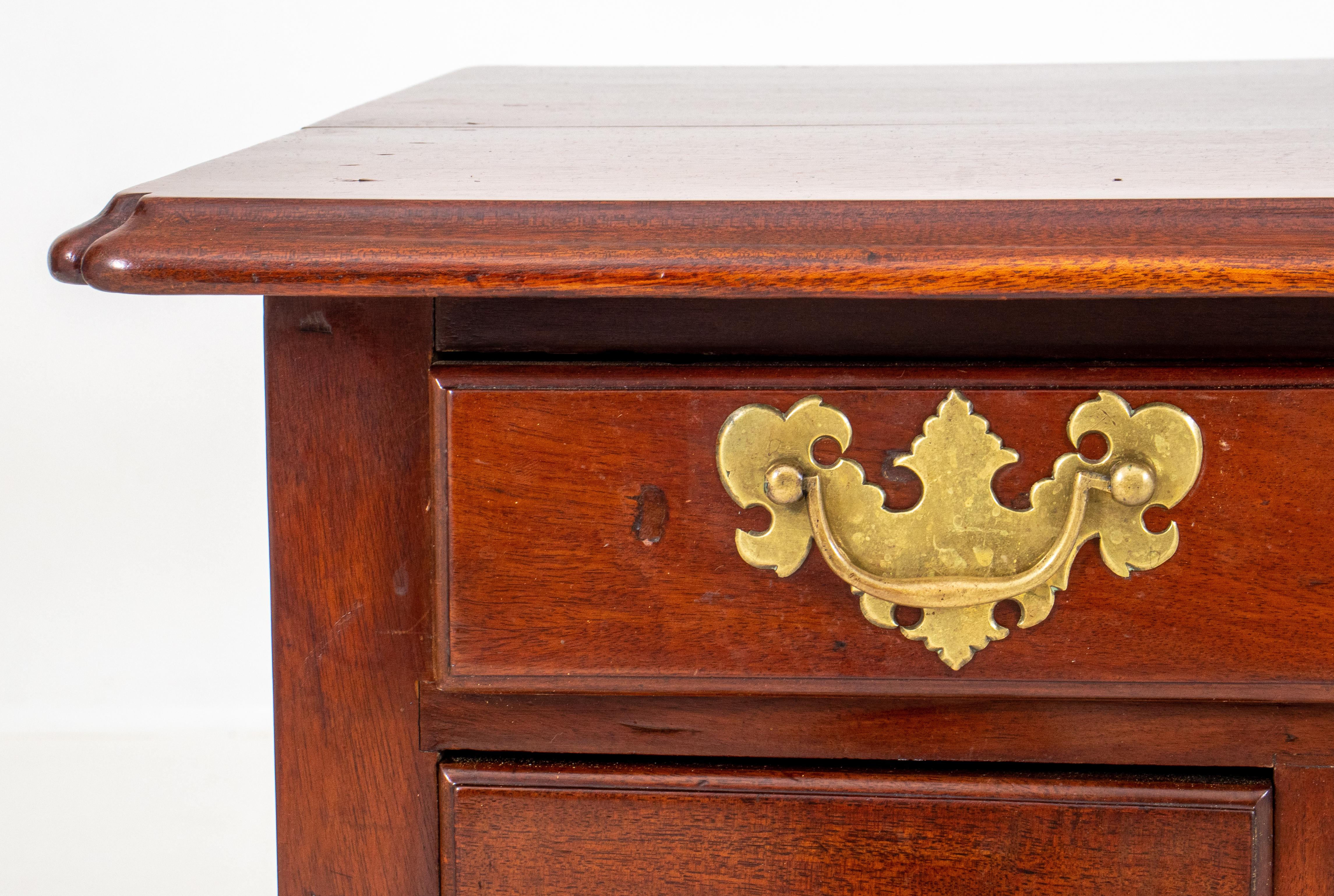 Queen Anne Dressing Table or Lowboy 4