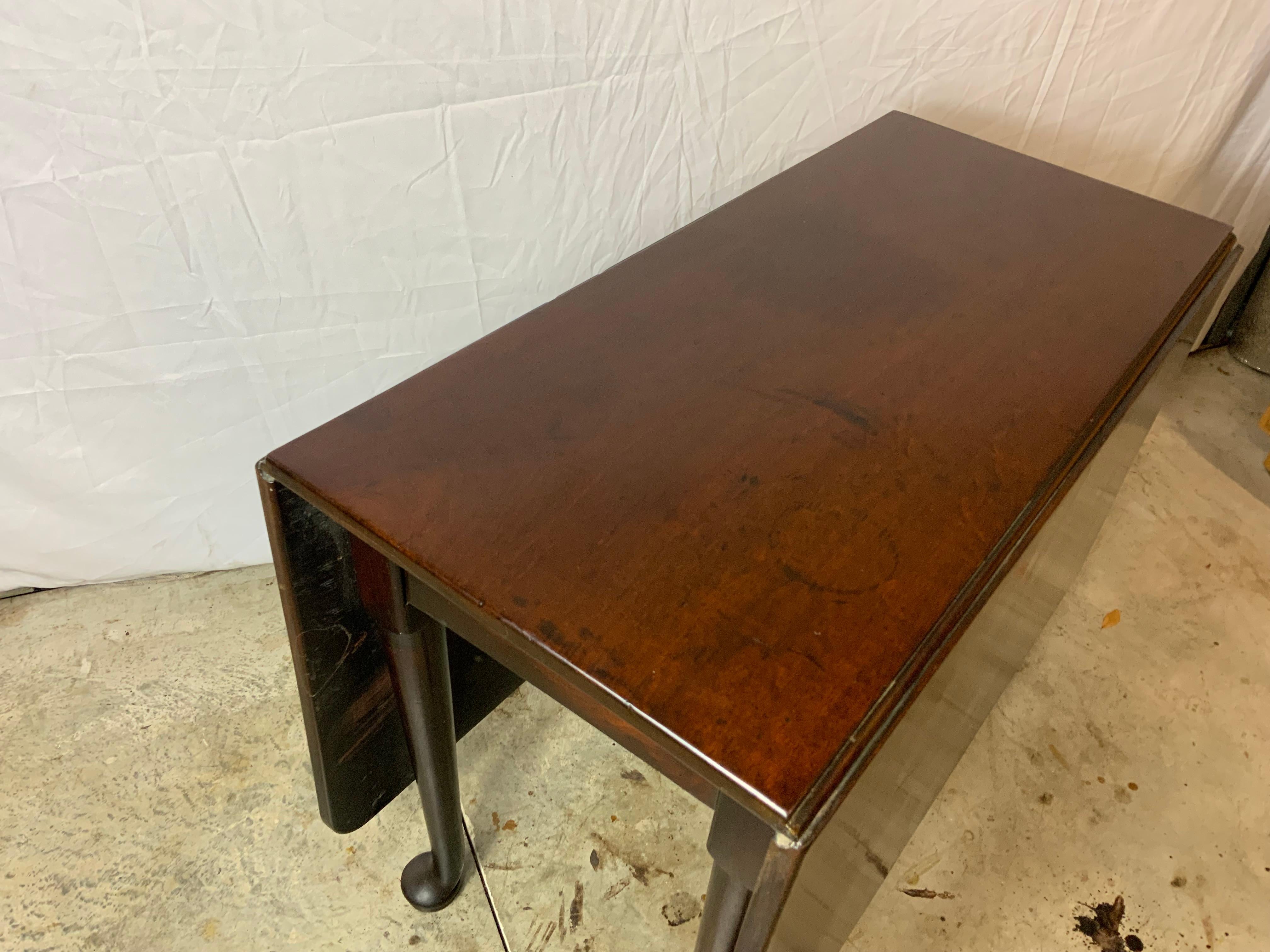 Queen Anne Drop Leaf Table For Sale 7