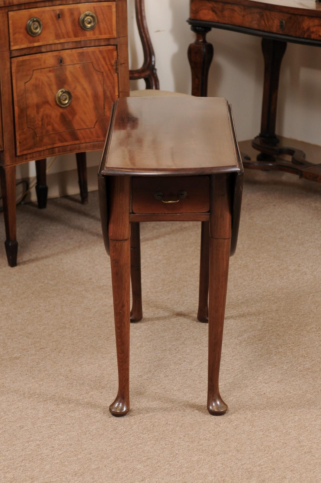 Queen Anne Drop Leaf Table in Walnut with Pad Feet For Sale 4