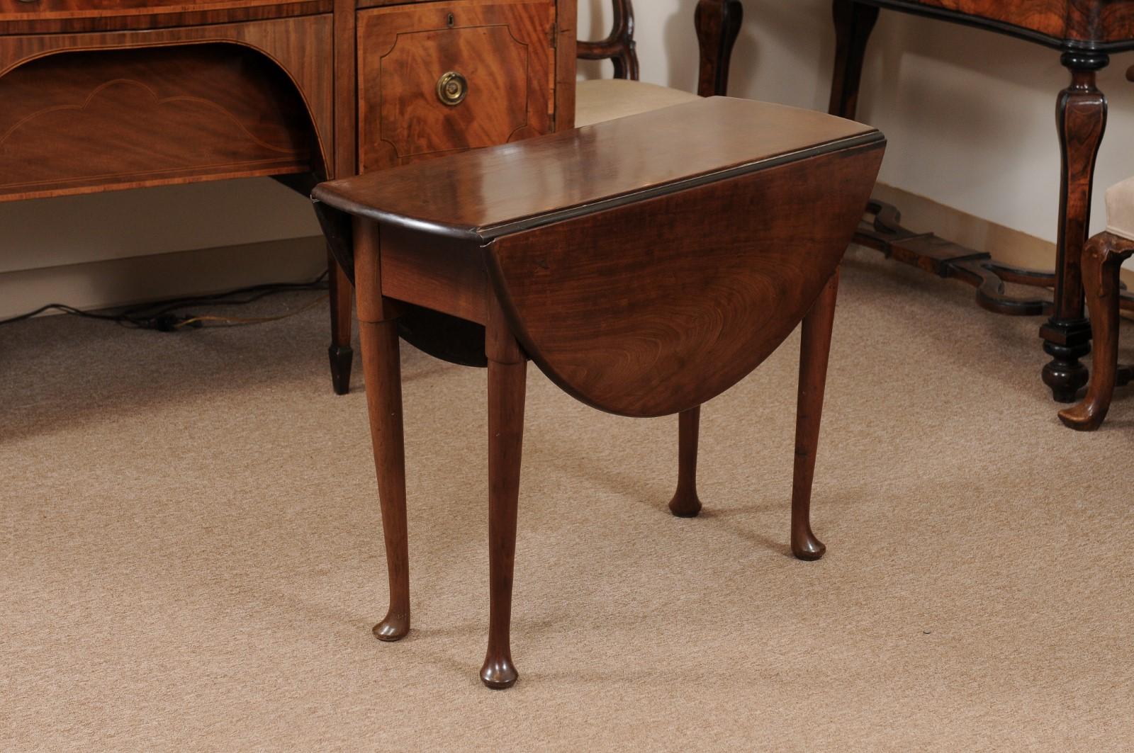 Queen Anne Drop Leaf Table in Walnut with Pad Feet For Sale 1