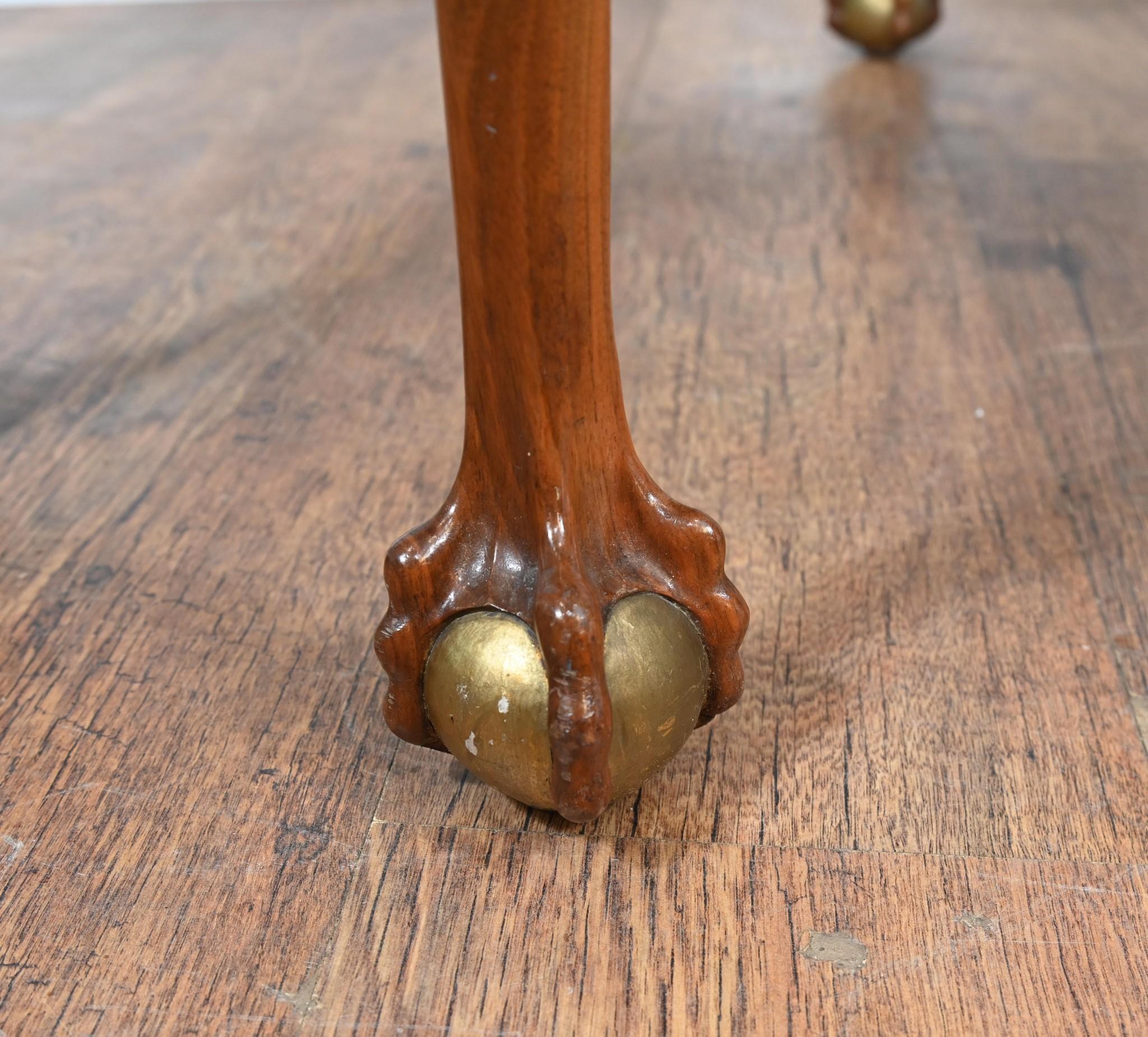 Tavolo da gioco Queen Anne Console Noce Epstein and Co. in vendita 1