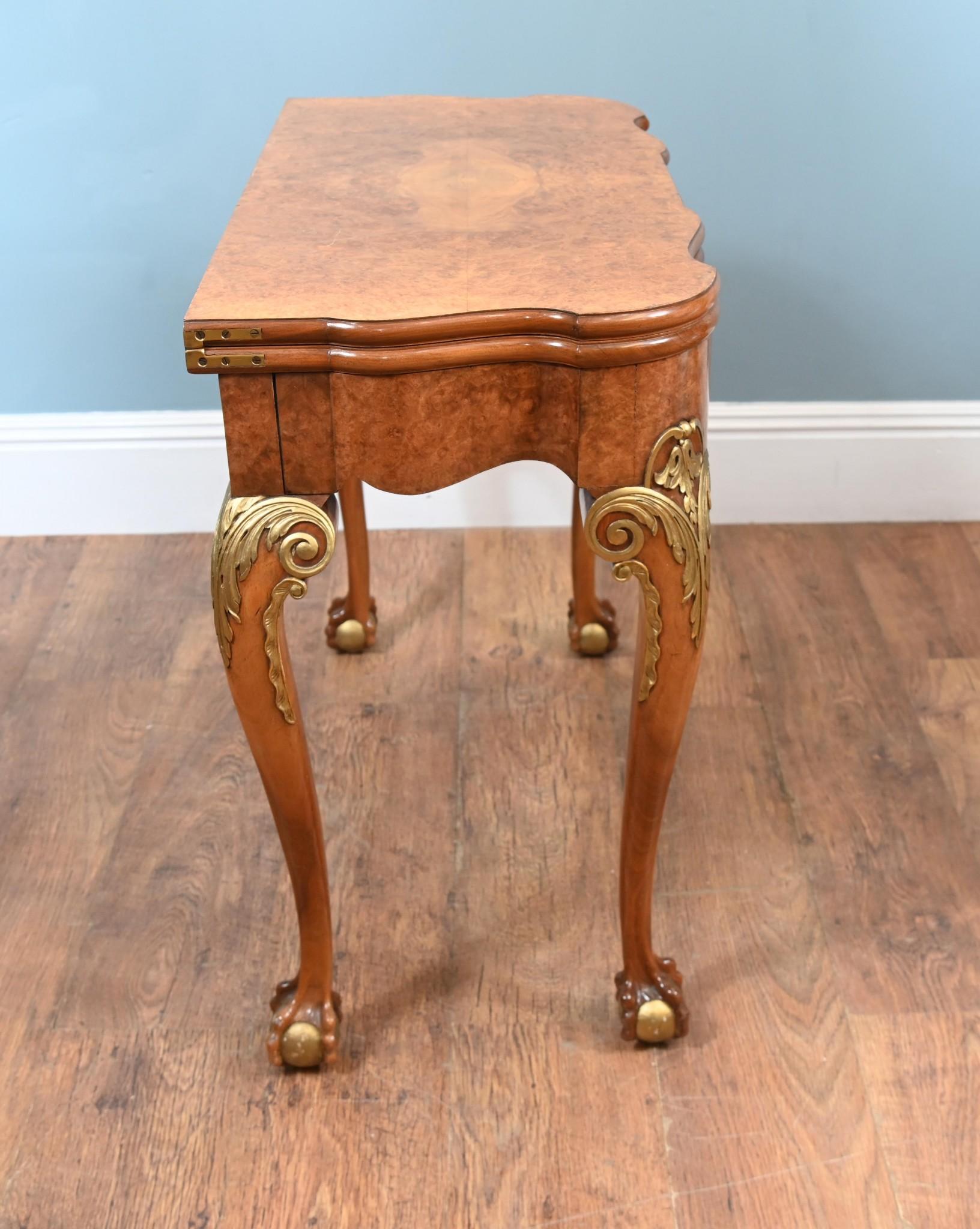 Tavolo da gioco Queen Anne Console Noce Epstein and Co. in vendita 2