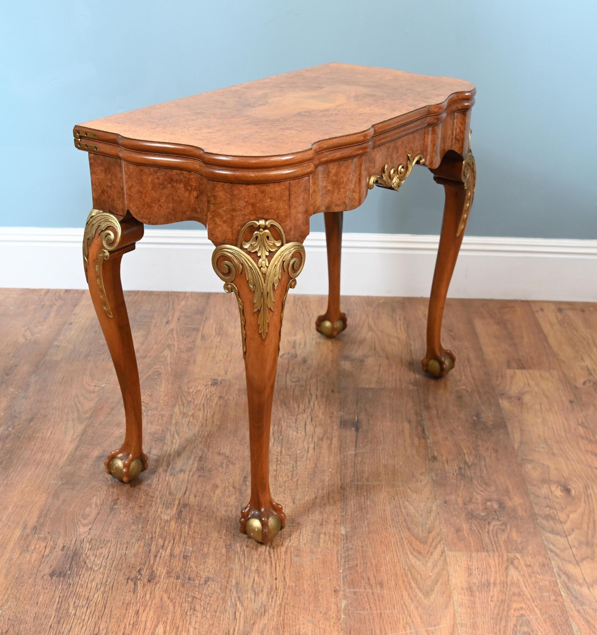 Tavolo da gioco Queen Anne Console Noce Epstein and Co. in vendita 4