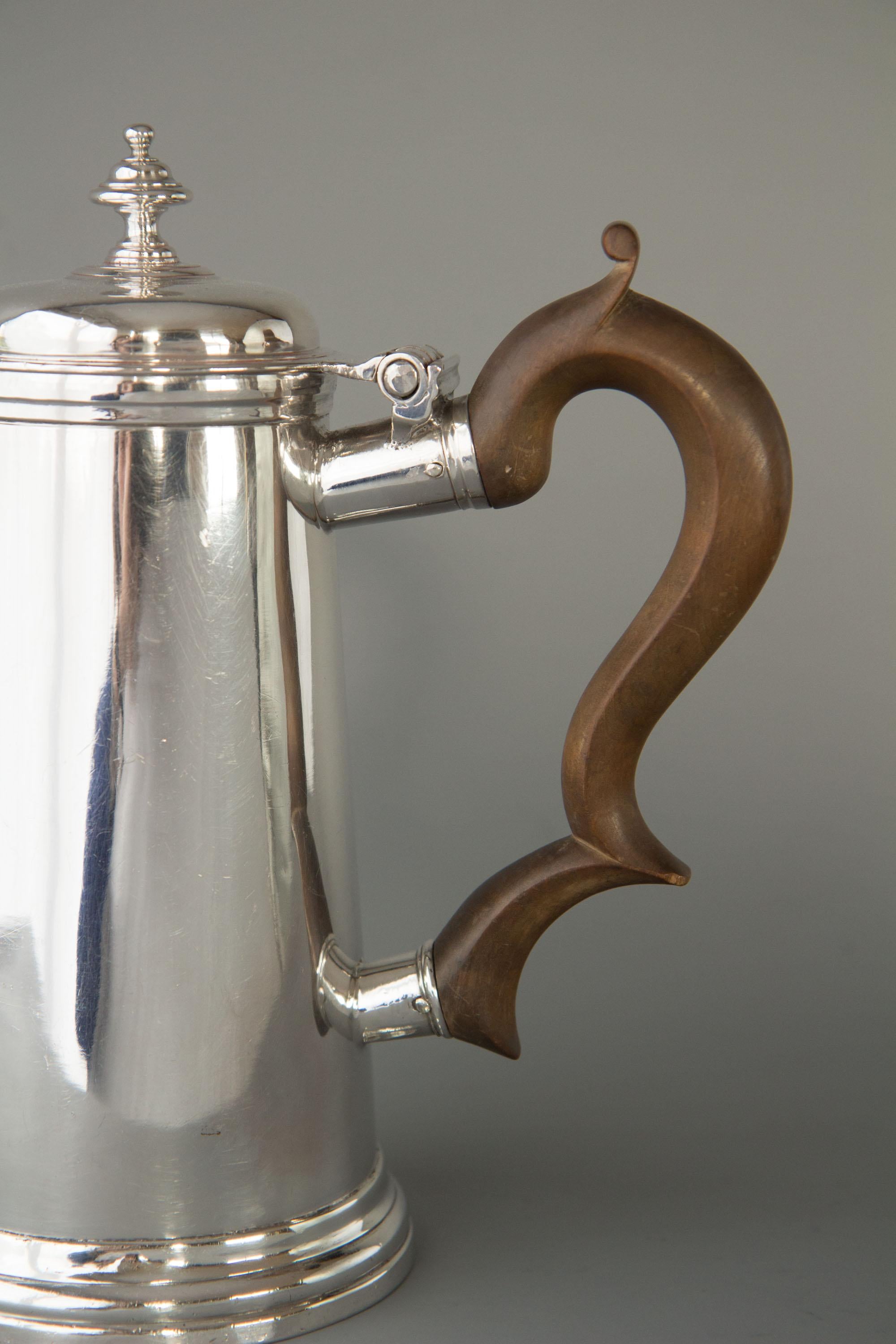 Queen Anne Irish Silver Coffee Pot, Dublin, 1706 by David King 4
