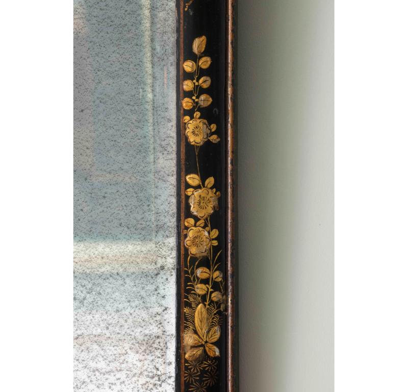 Anglais Miroir d'embarcadère en laque Queen Anne, c. 1710 en vente