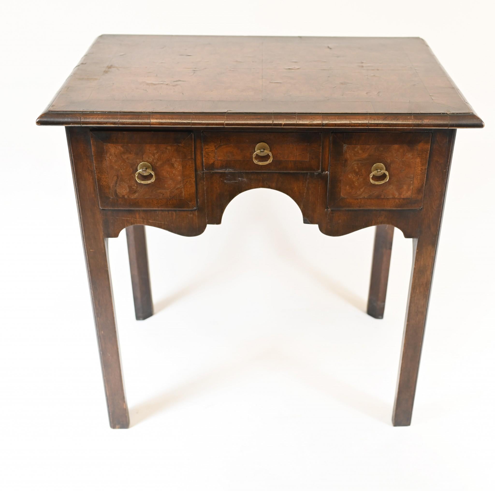Early 19th Century Queen Anne Low Boy Elm Wood Table, 1820 For Sale