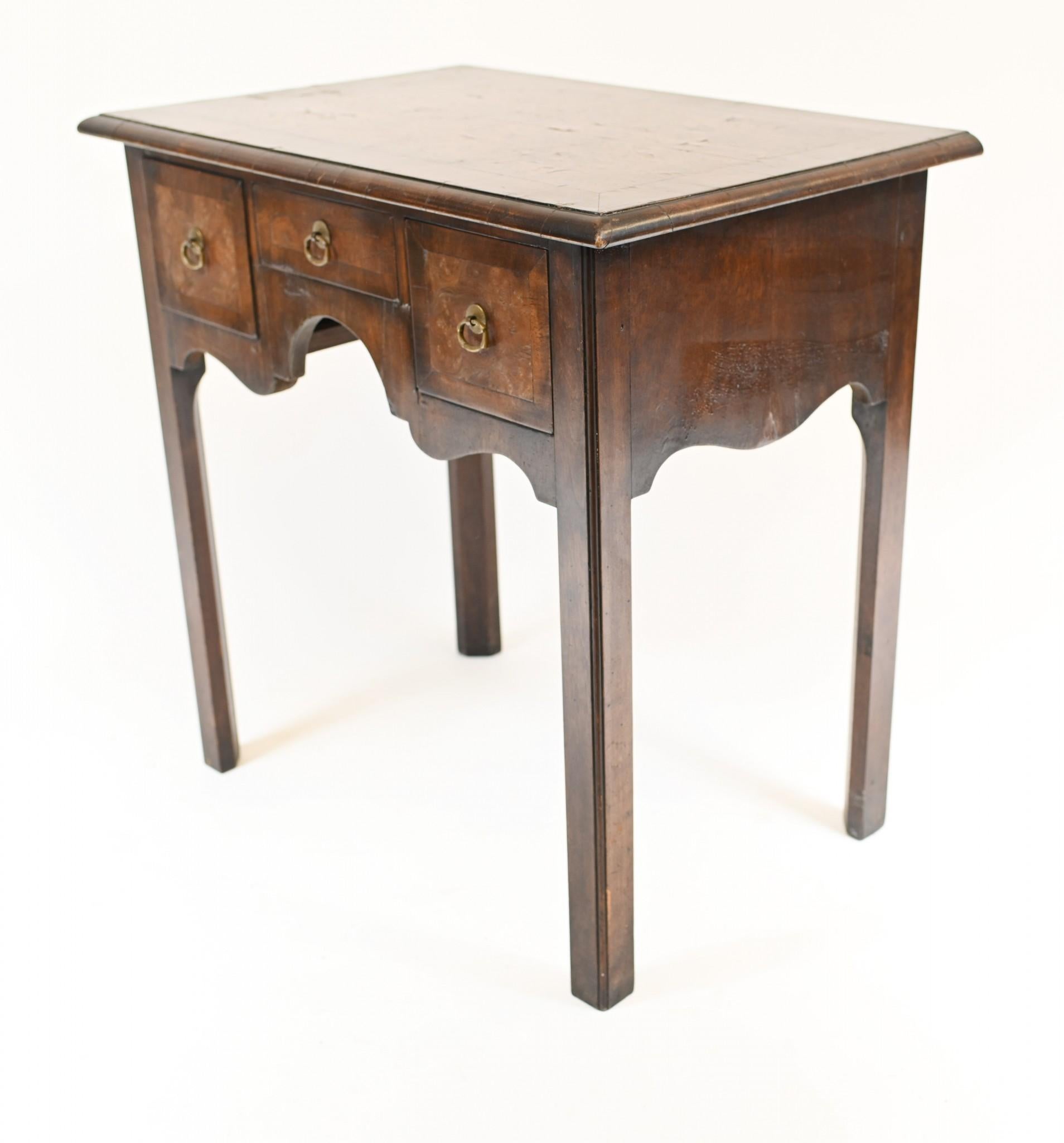 Queen Anne Low Boy Elm Wood Table, 1820 For Sale 1