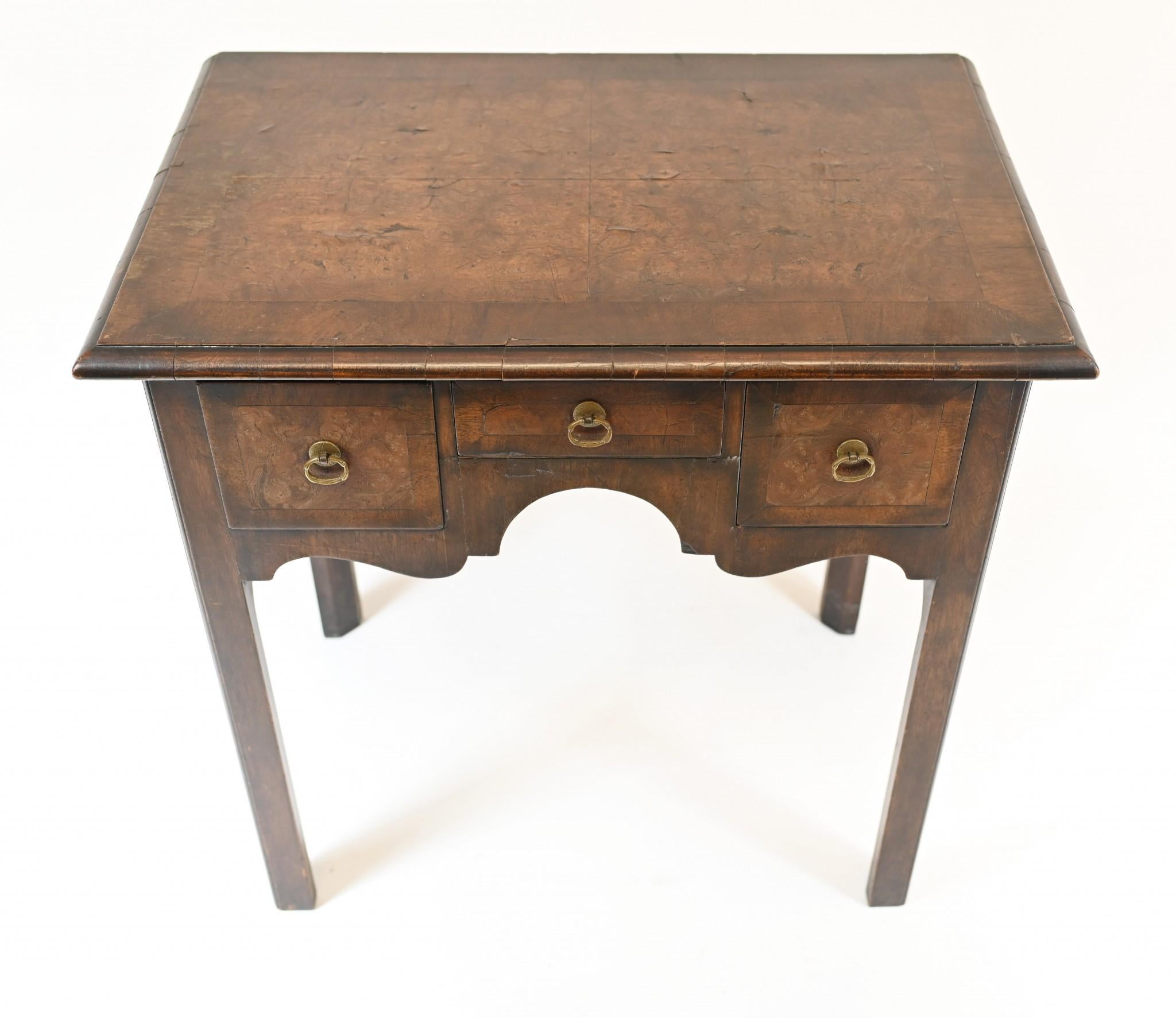 Queen Anne Low Boy Elm Wood Table, 1820 For Sale 3
