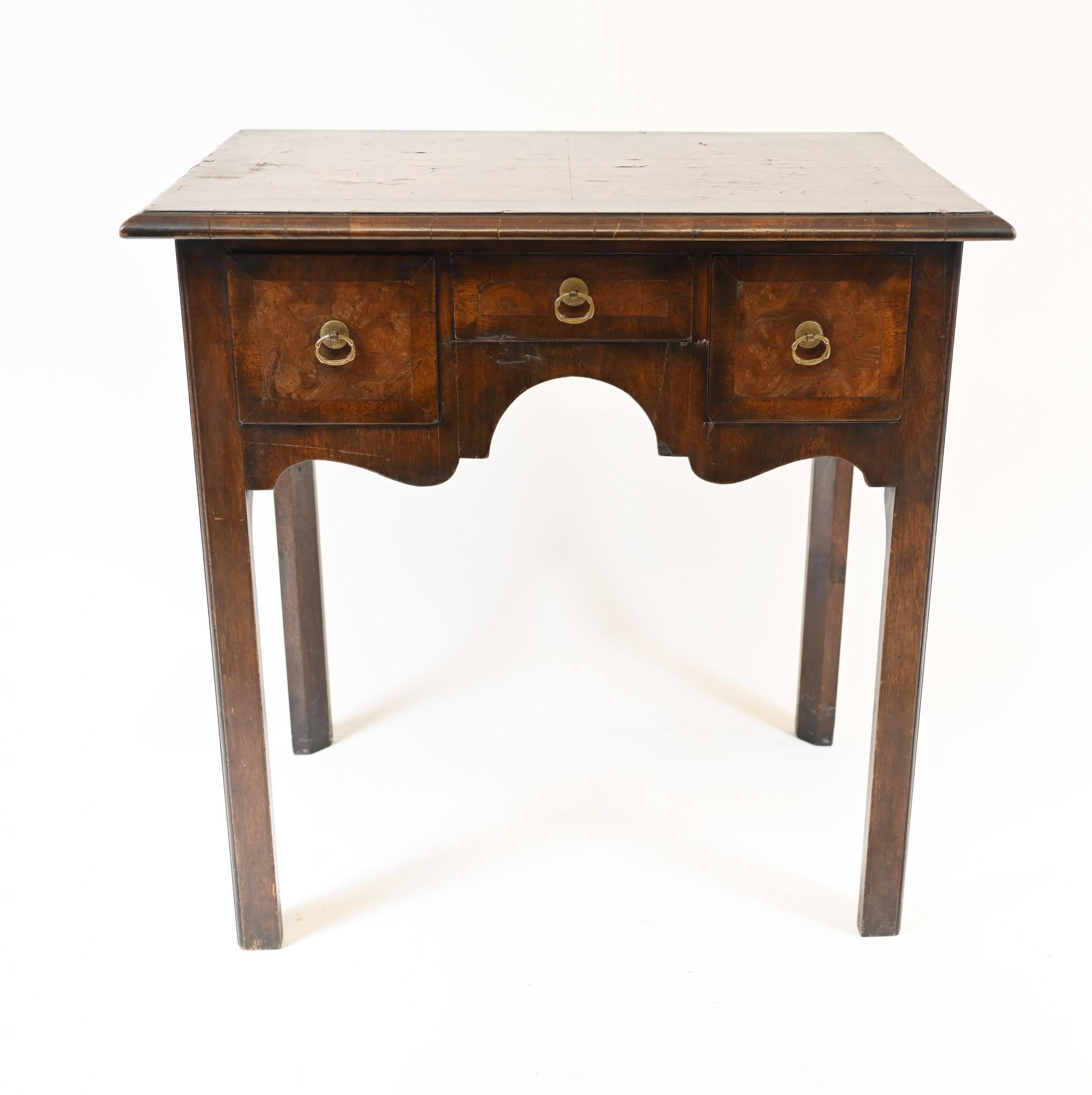 Queen Anne Low Boy Elm Wood Table, 1820 For Sale 4