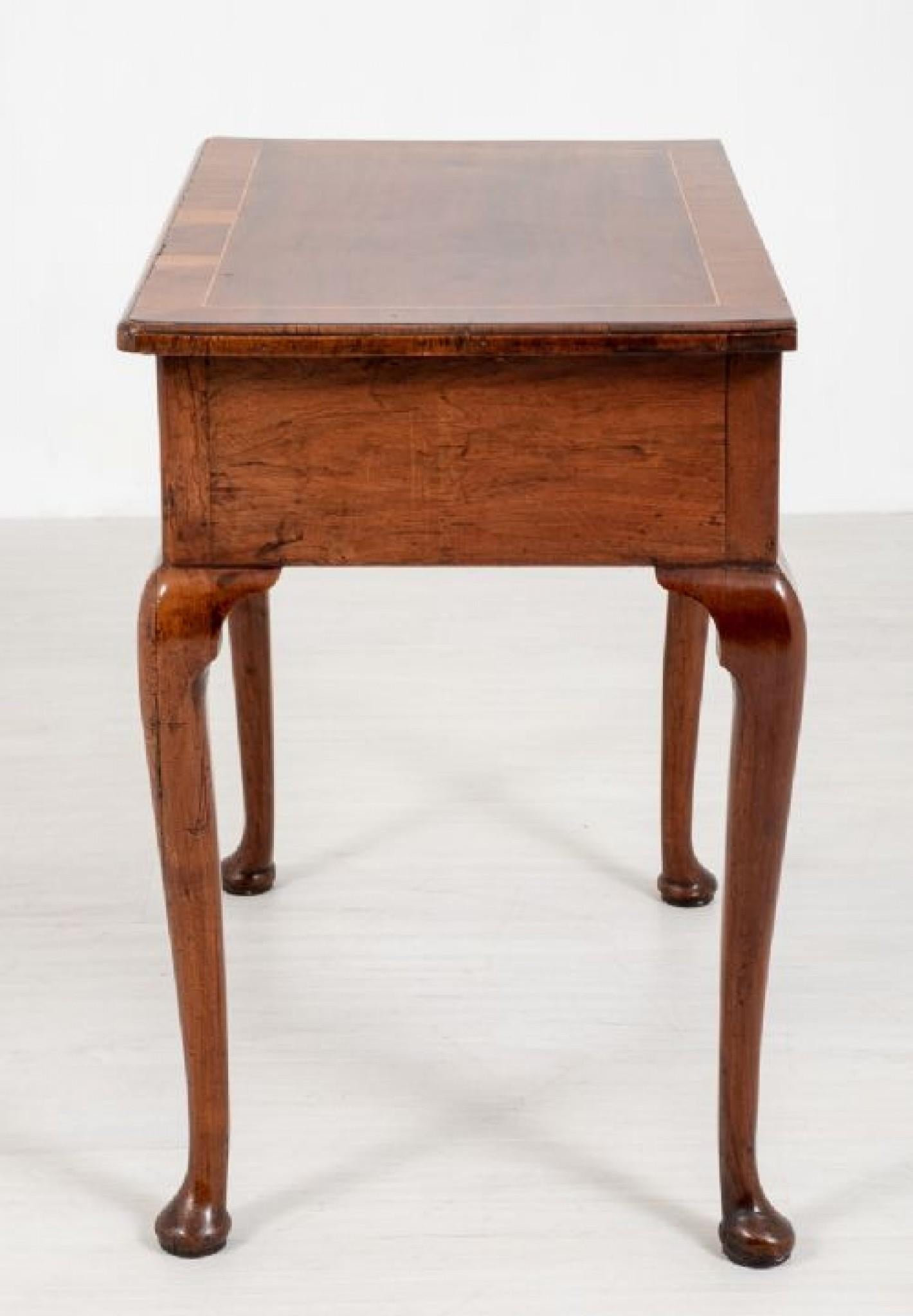 Queen Anne Lowboy Mahogany Side Table For Sale 1