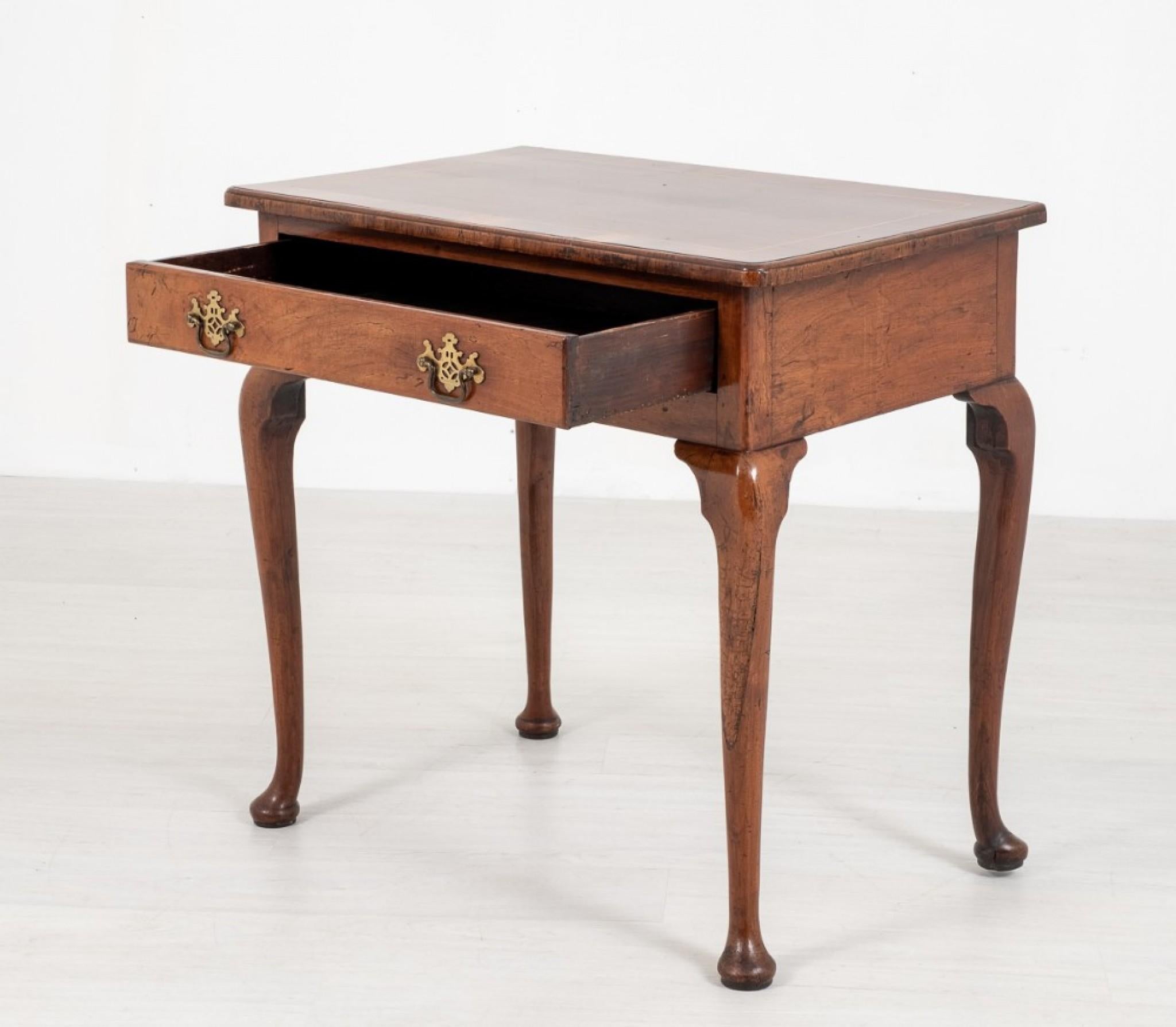 Queen Anne Lowboy Mahogany Side Table For Sale 2