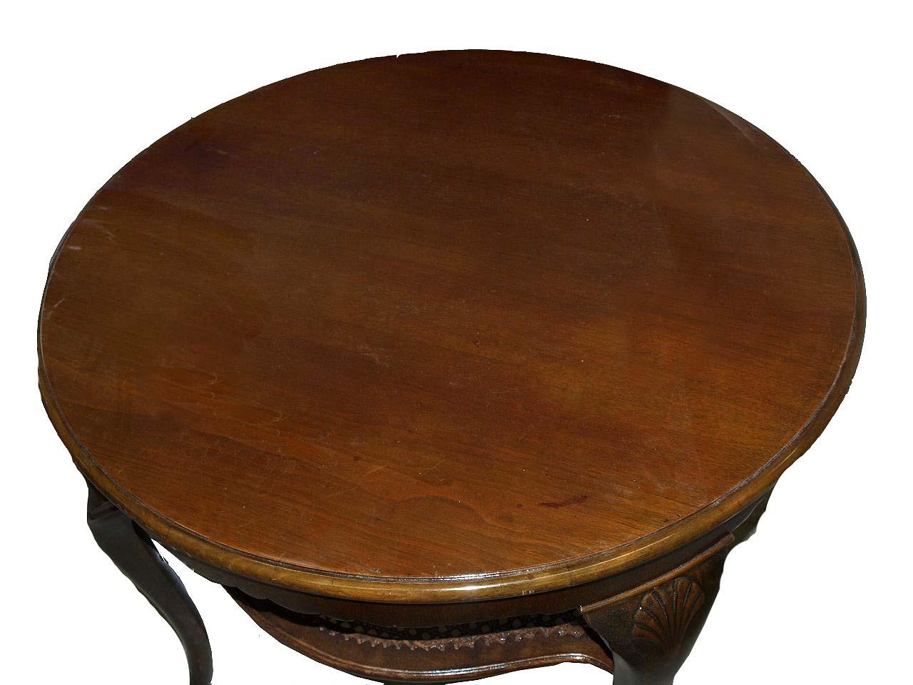 Queen Anne Mahogany Center Table In Good Condition For Sale In Wilson, NC