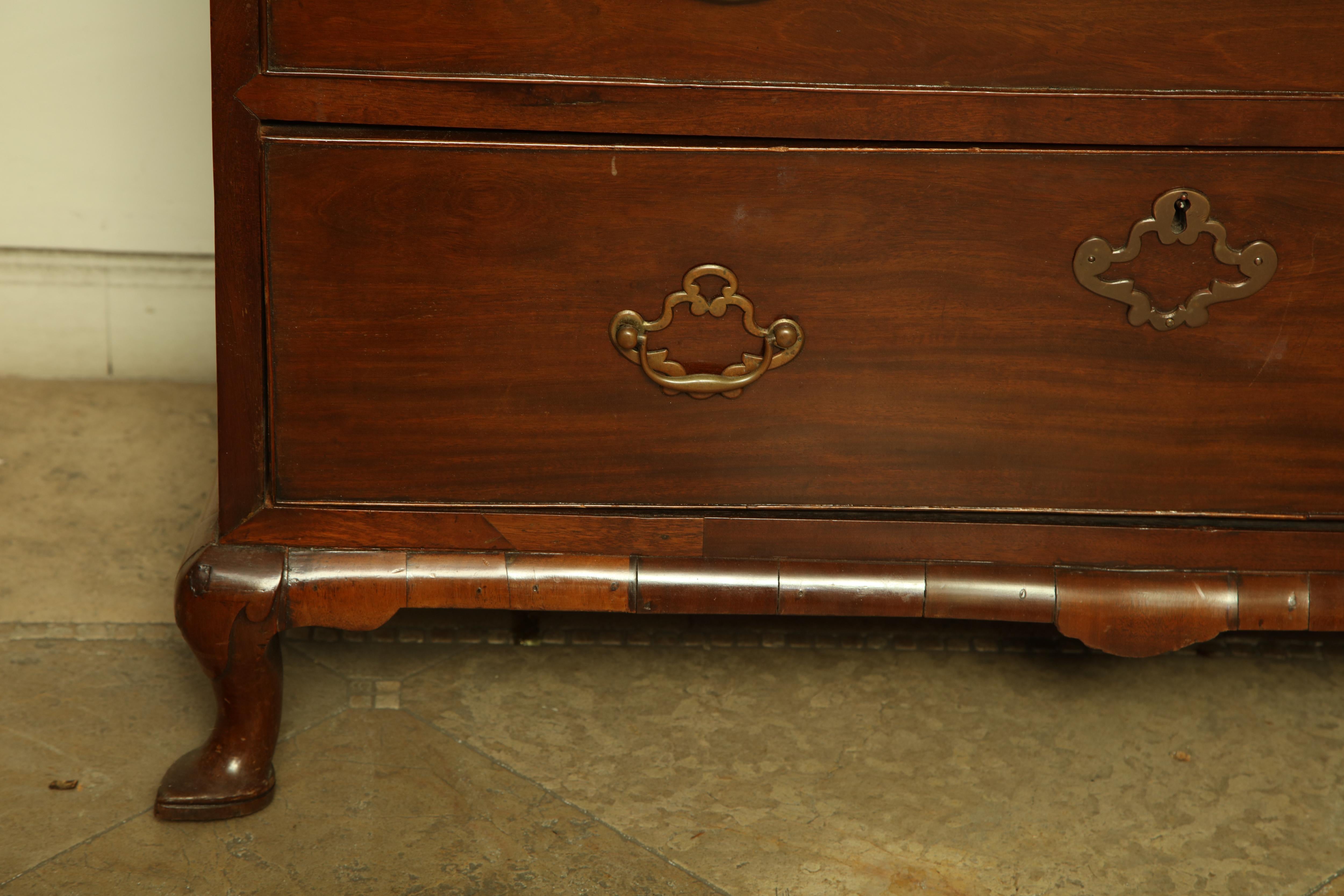 Queen Anne Mahogany Chest of Drawers 1