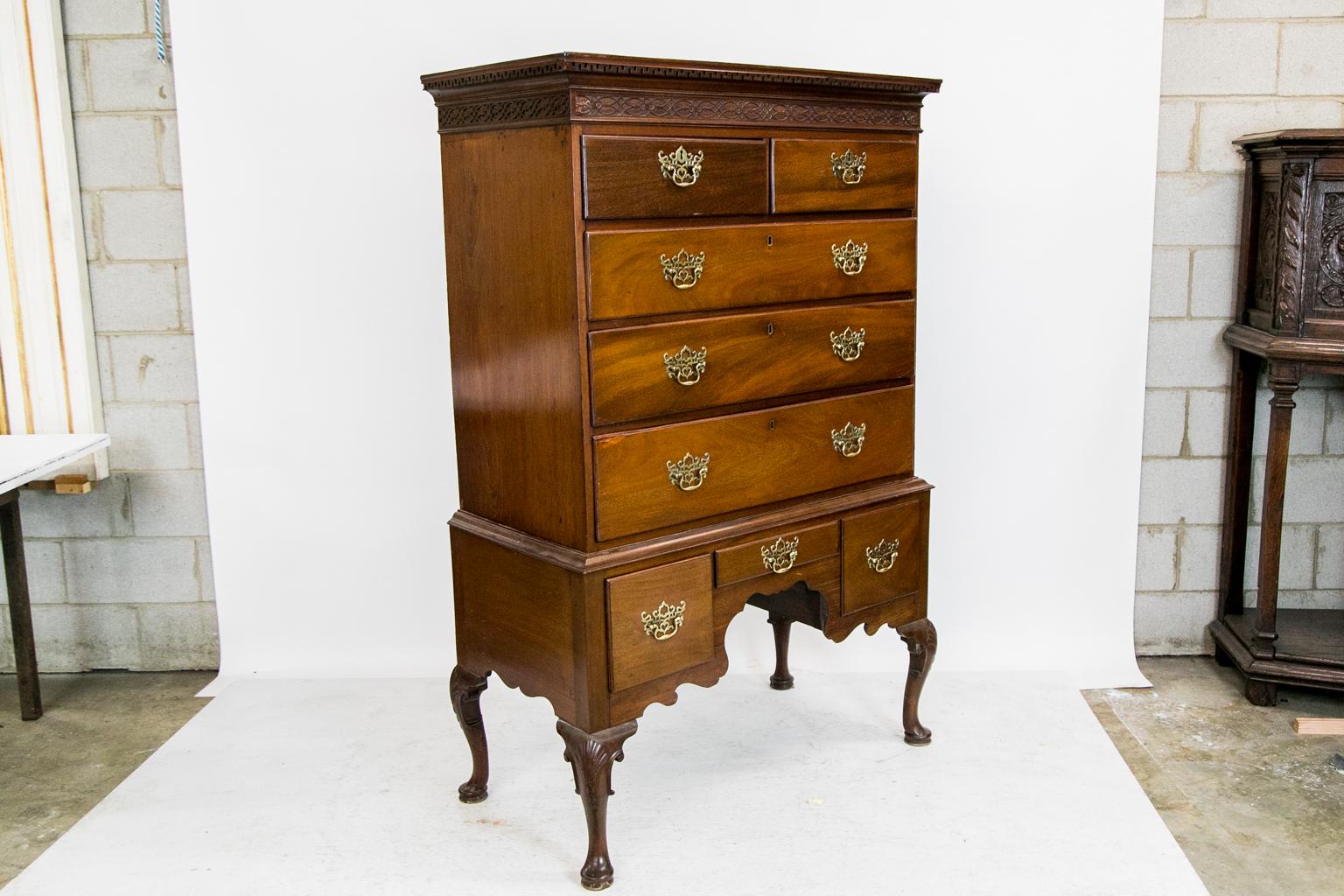 Queen Anne Mahogany Highboy In Good Condition For Sale In Wilson, NC
