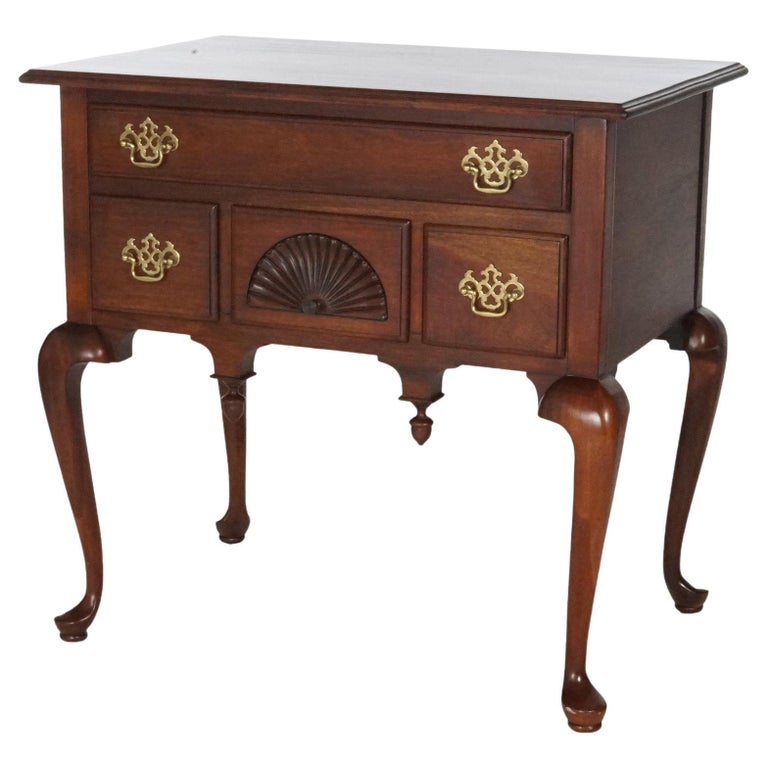 Queen Anne Mahogany Lowboy, 20th Century For Sale at 1stDibs