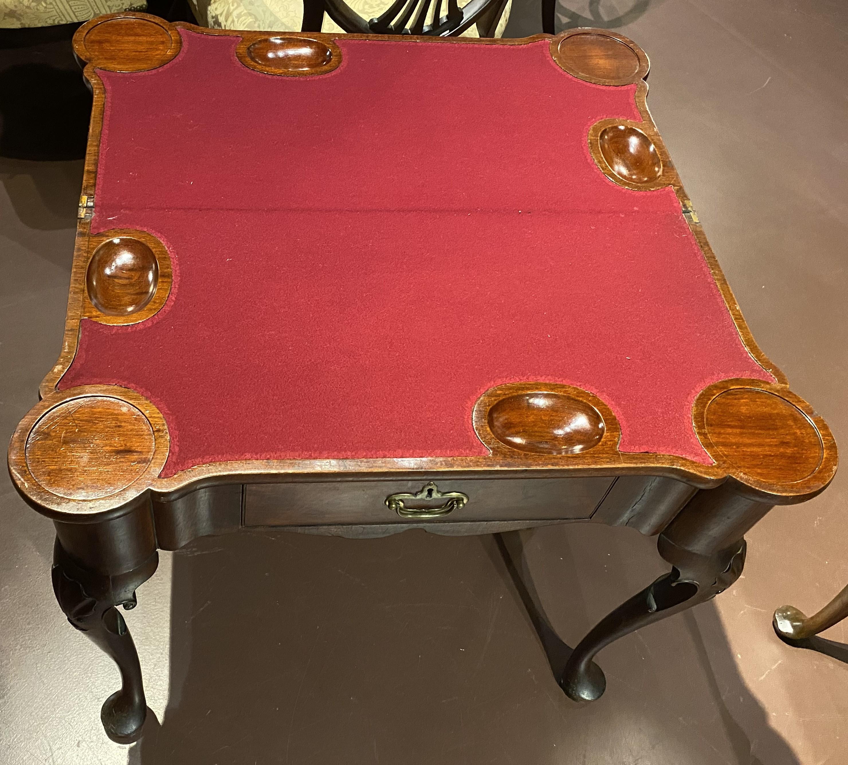 Queen Anne Mahogany Shell Carved Card Table circa 1760 In Good Condition In Milford, NH