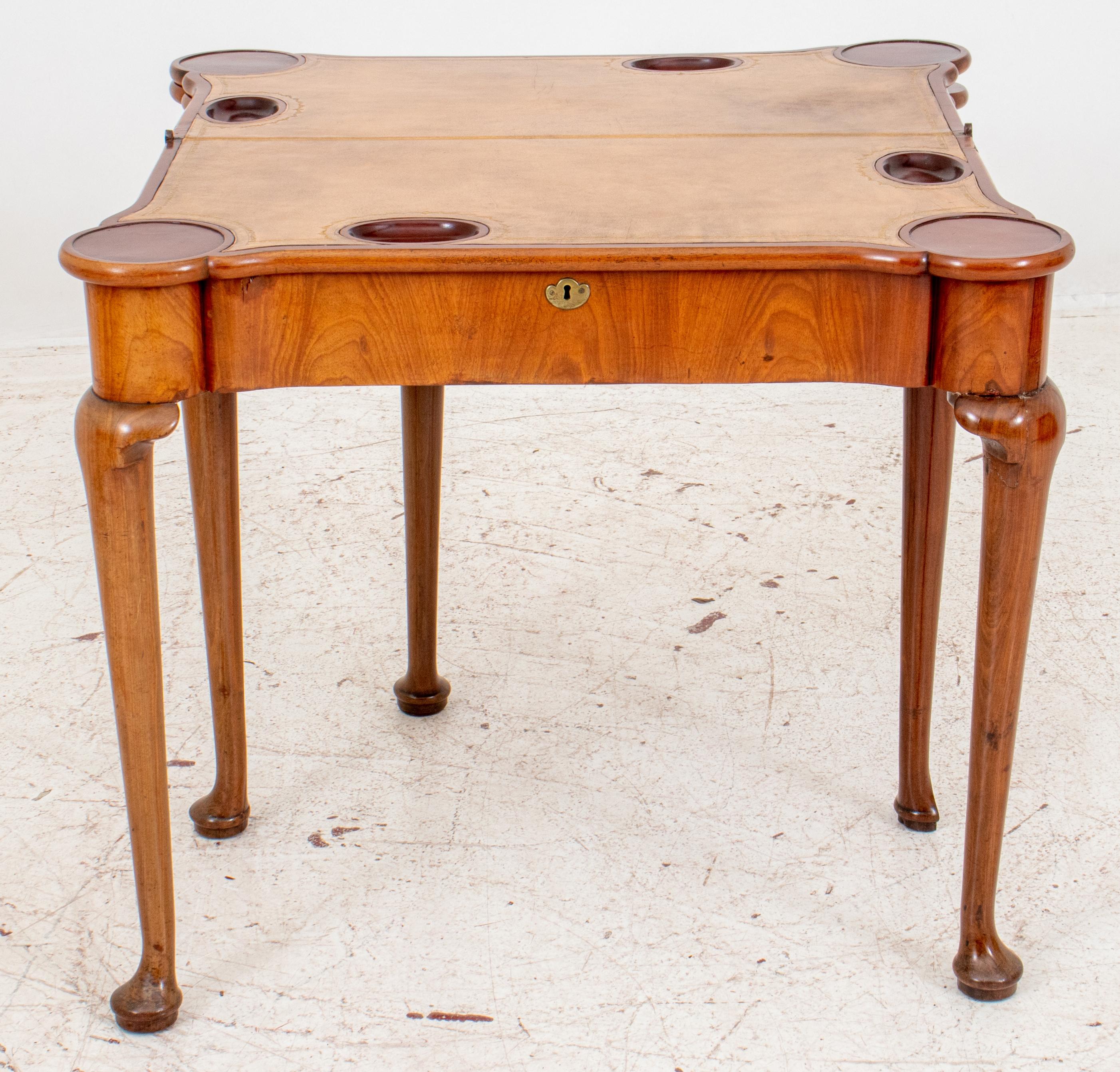 Queen Anne Mahogany Triple Top Games Table, 18th C In Good Condition In New York, NY