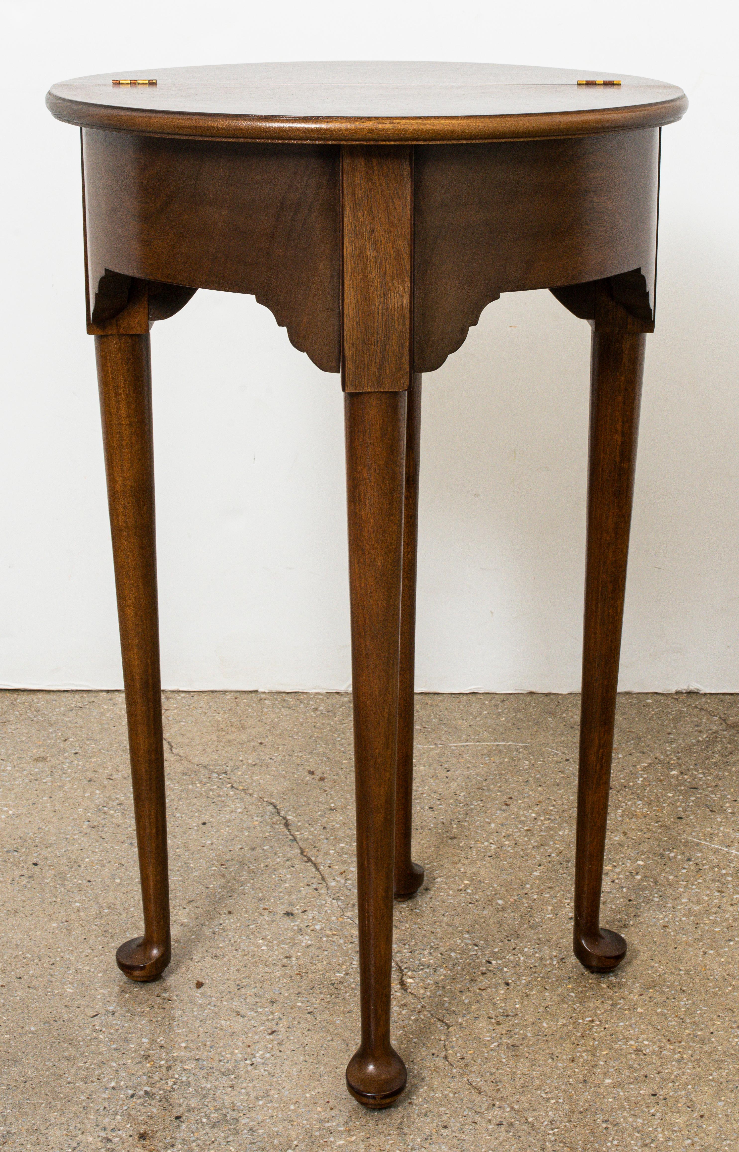 Hardwood Queen Anne Manner Fold-Out Side Table