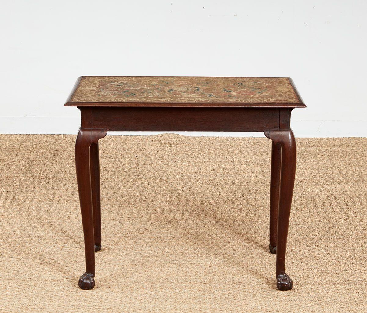 Mesa de bordado Queen Anne en venta 6