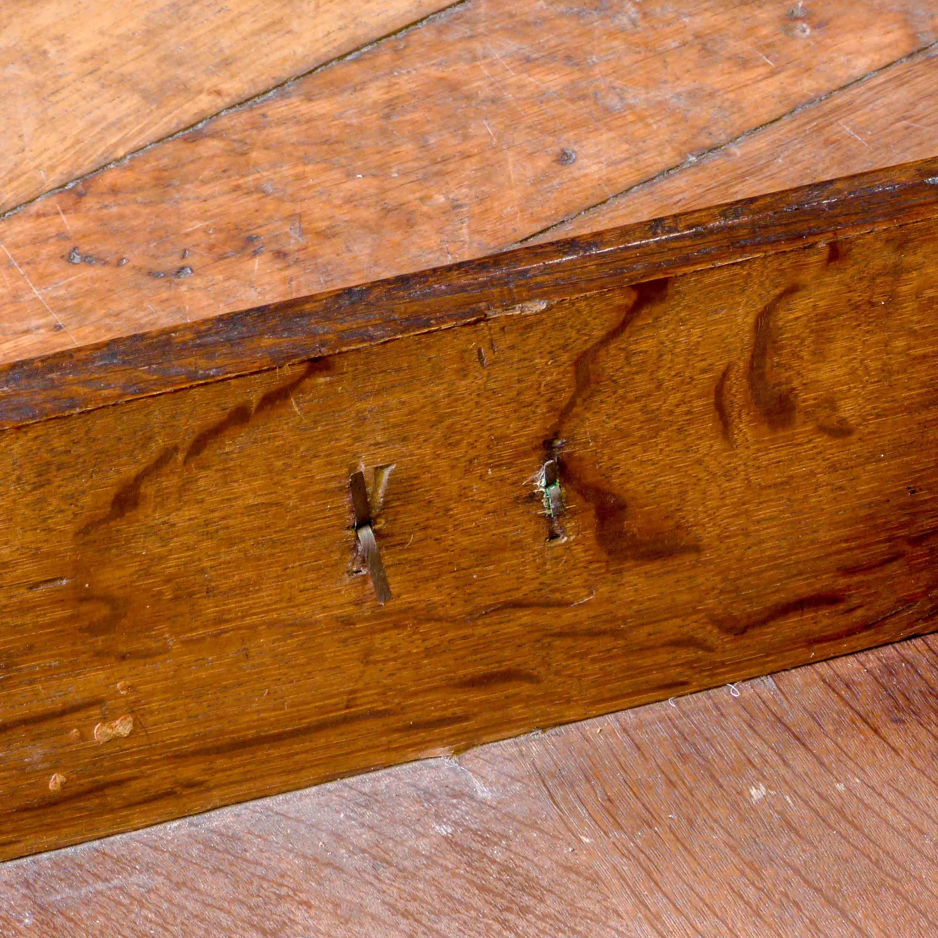 Cassapanca in Oak della Queen Anne su supporto in vendita 4