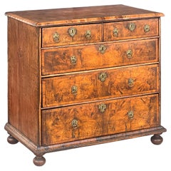 Queen Anne Period Chest of Drawers of Walnut and Oak from England, Circa 1710