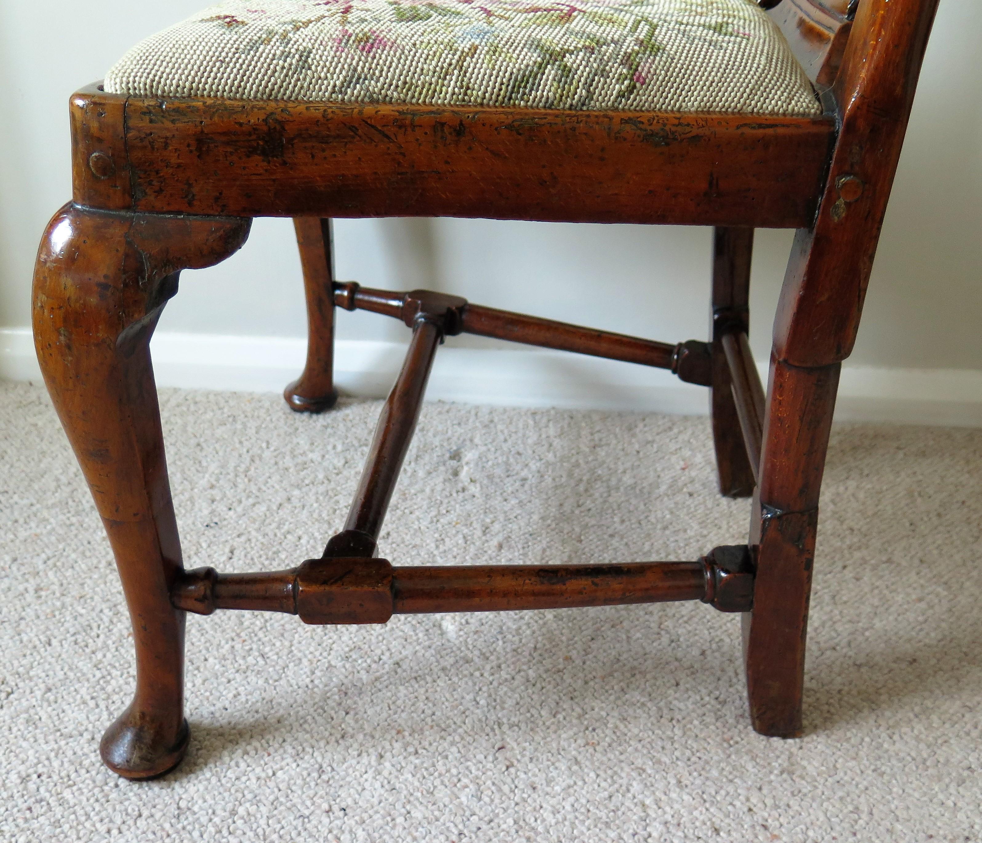 Hand-Carved Queen Anne Period Walnut Chair Cabriole Legs and Stretchers, English circa 1700 For Sale