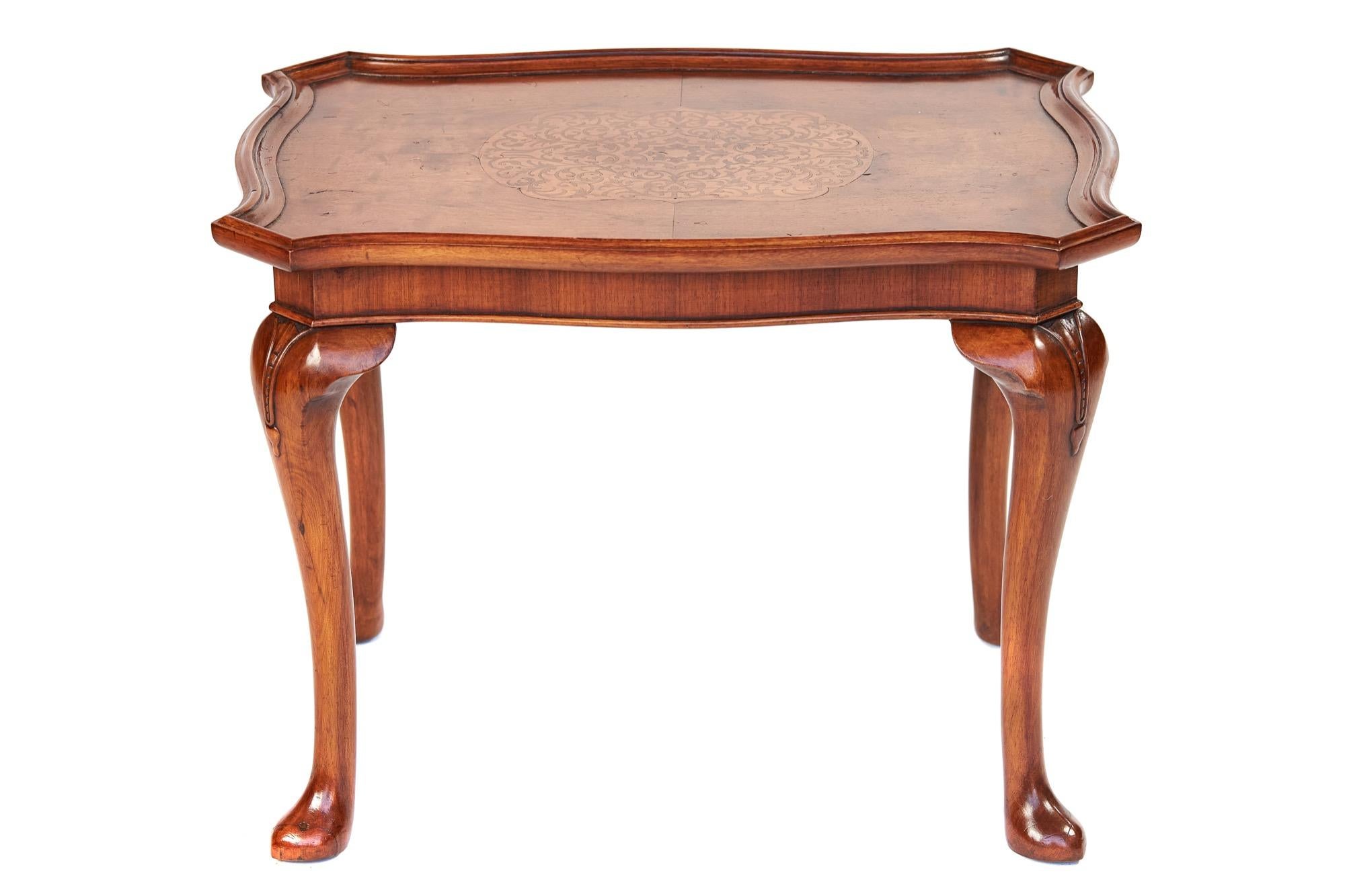 Table basse en noyer Queen Anne Revive Bon état - En vente à Dereham, GB