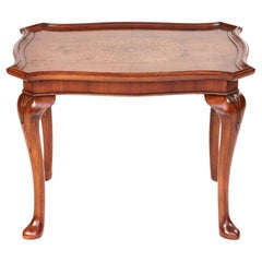 Queen Anne Revival Couchtisch aus Nussbaum