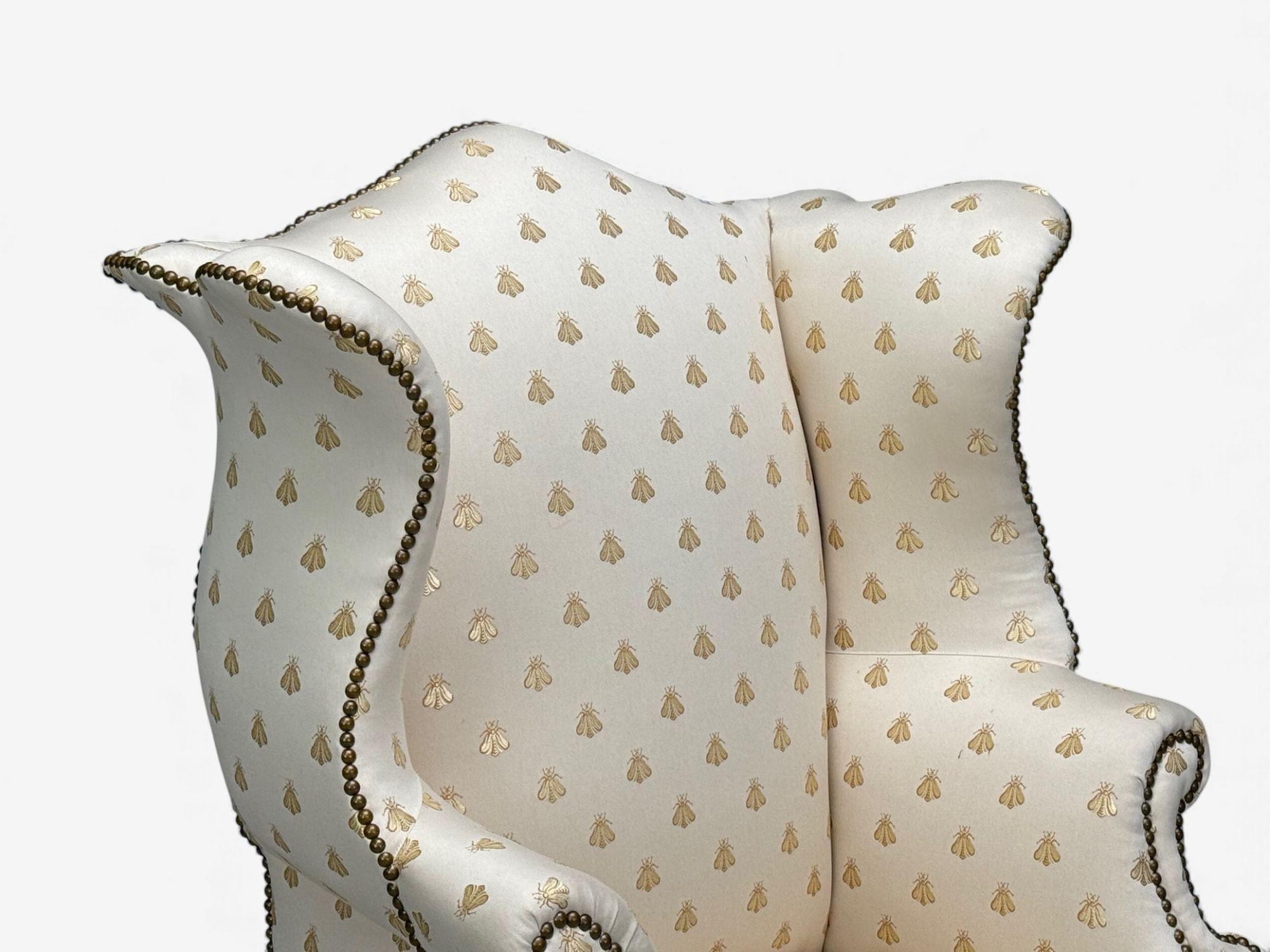 Queen Anne, Scalamandre, Mogano, Sedia a dondolo, Inghilterra, XIX secolo. In condizioni buone in vendita a Manhasset, NY