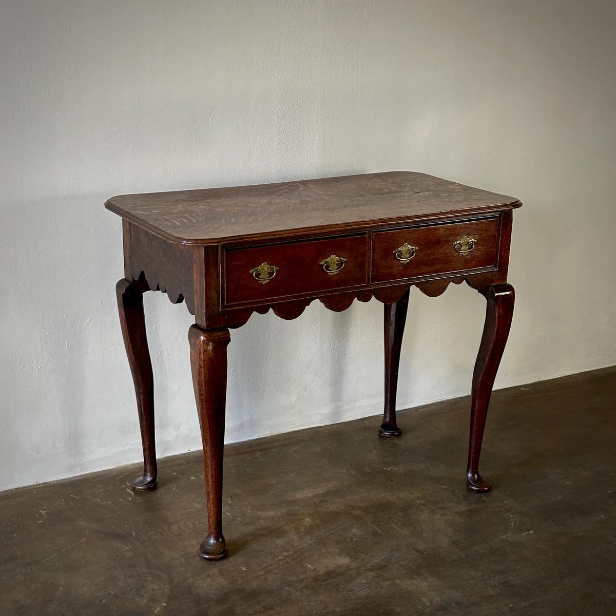 Queen Anne Beistelltisch im Zustand „Gut“ im Angebot in Los Angeles, CA