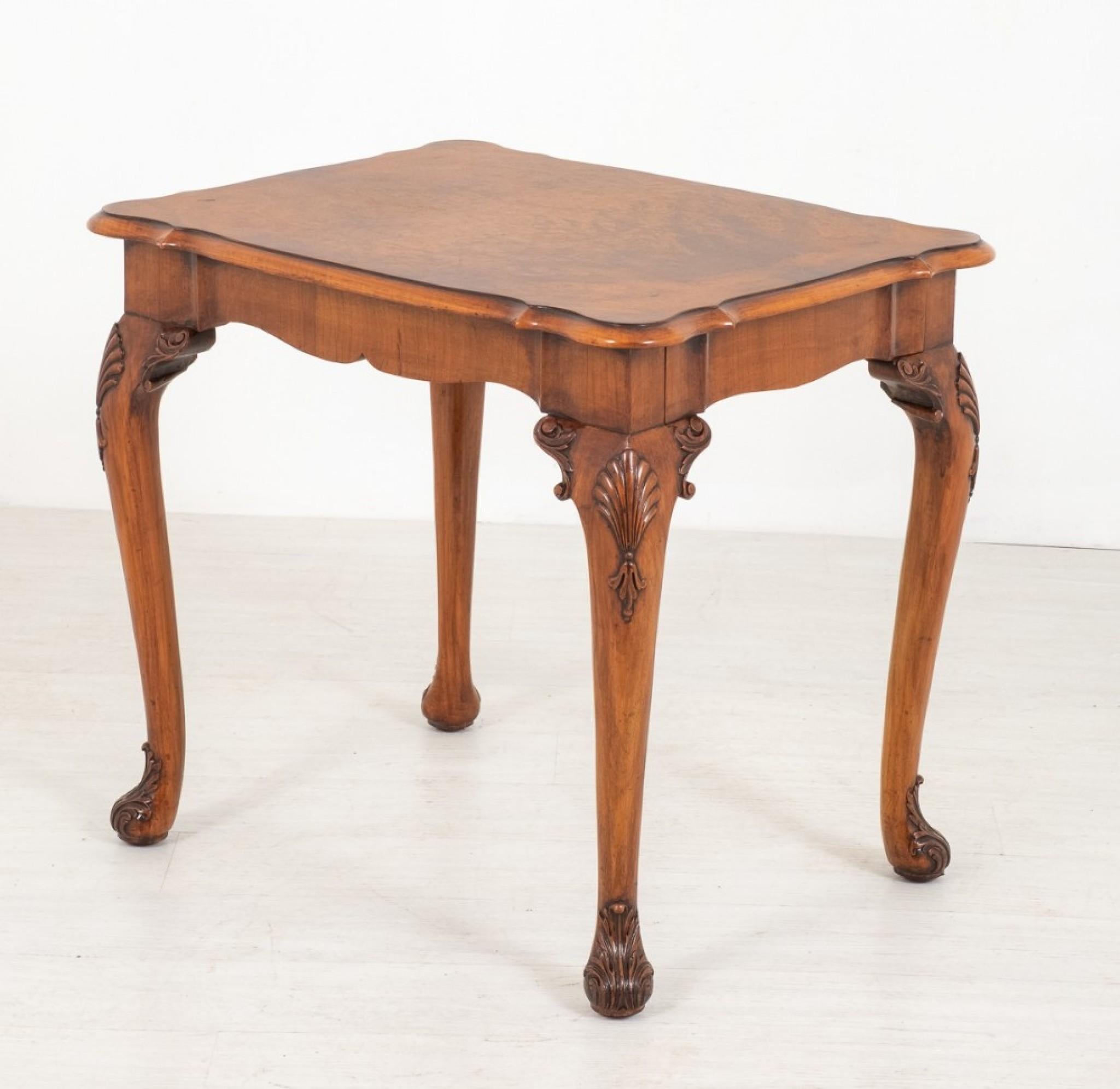 Queen Anne Beistelltisch - Nussbaum Beistelltisch antik im Angebot 2