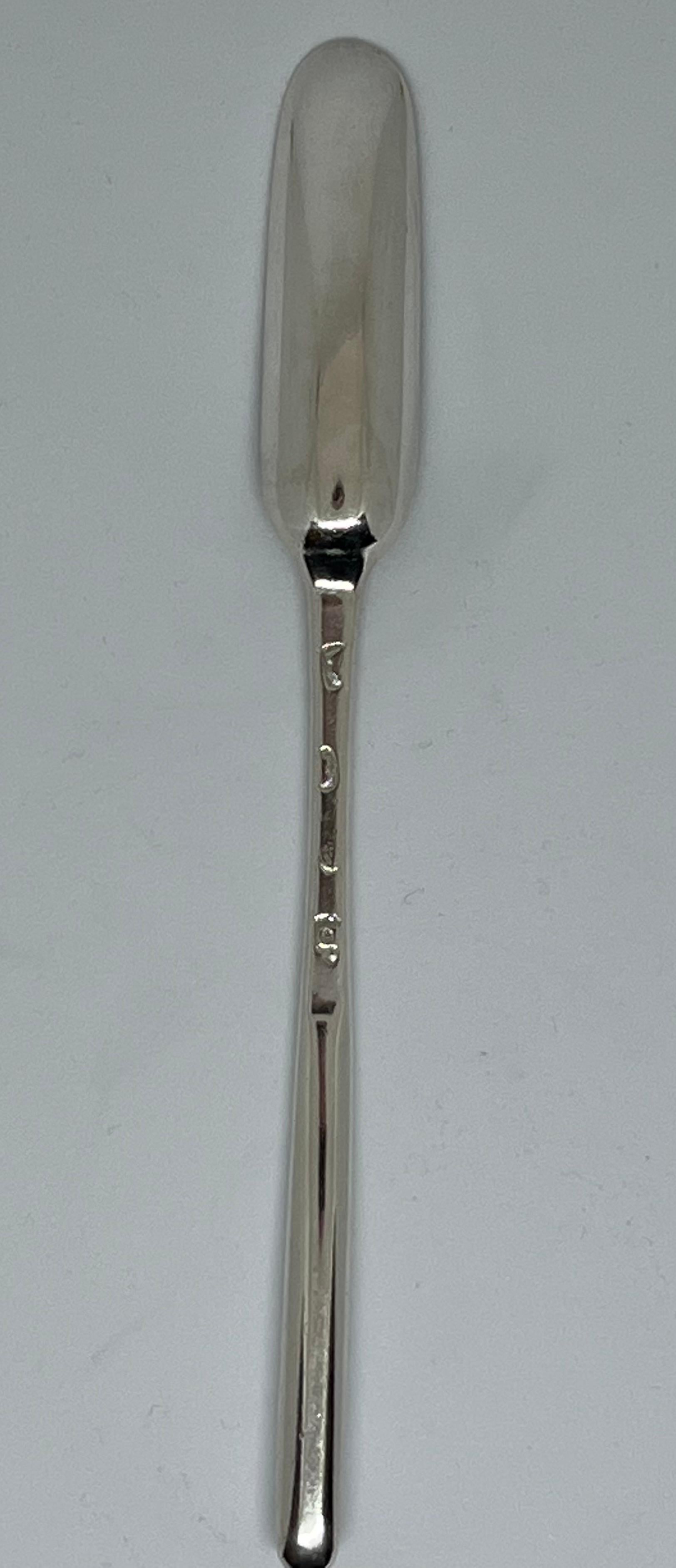 English Queen Anne Silver Marrow Scoop For Sale