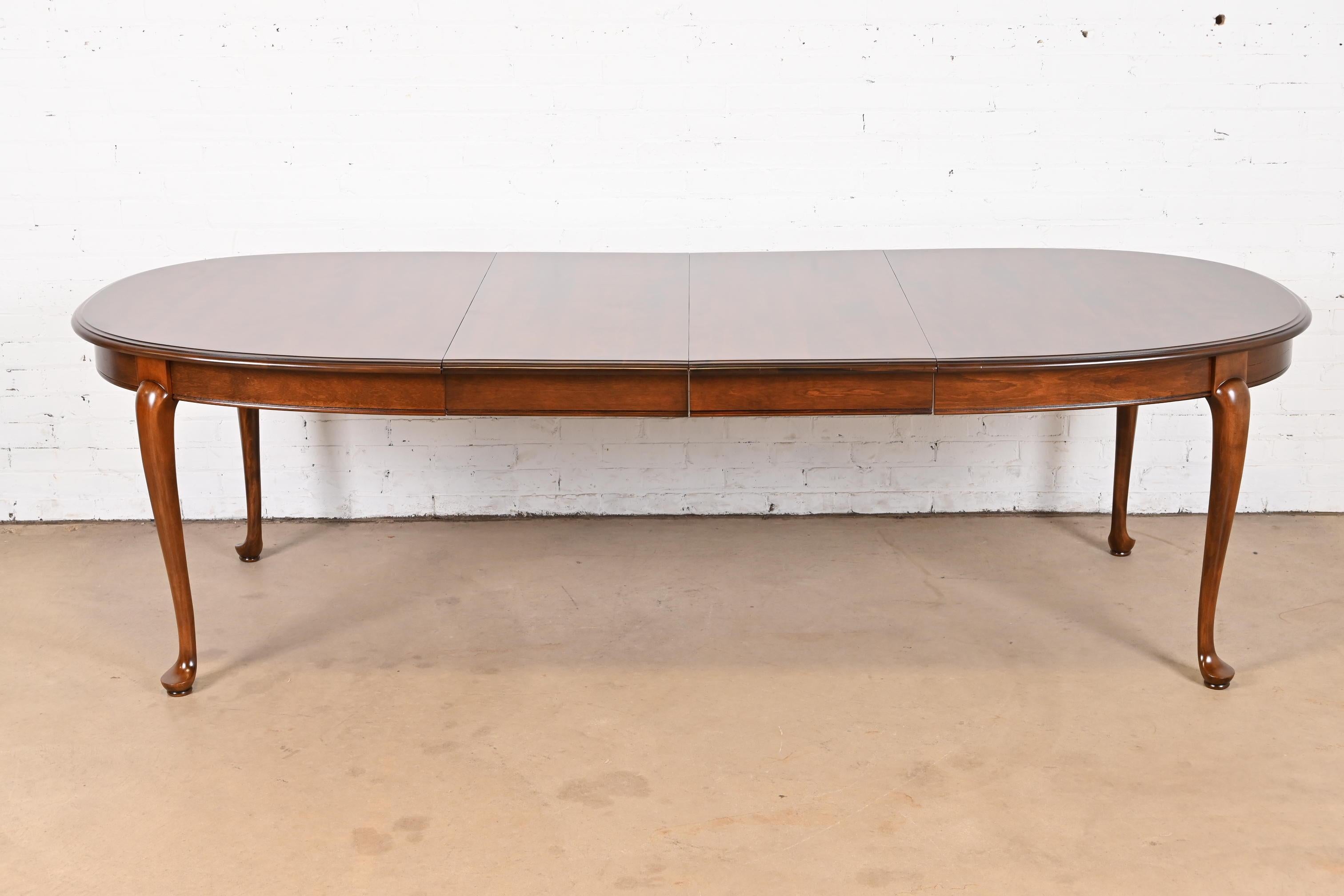 Queen Anne Solid Cherry Wood Extension Dining Table, Newly Refinished In Good Condition In South Bend, IN