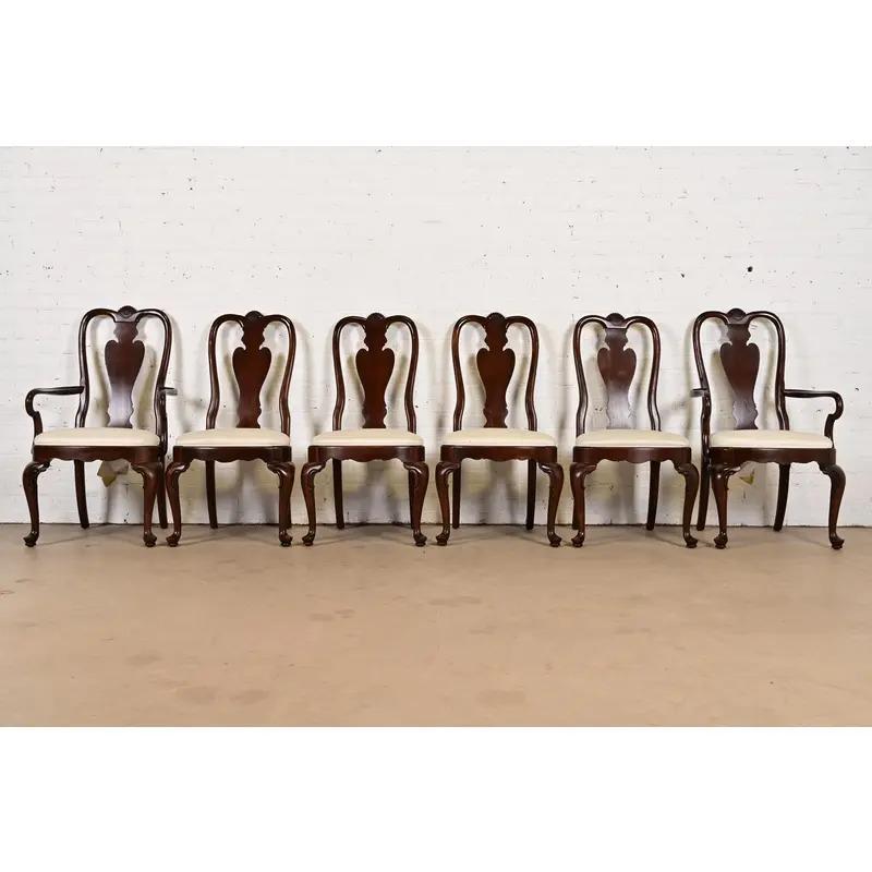 Queen Anne Solid Mahogany Armchairs or Dining Captain Chairs, Pair im Angebot 4