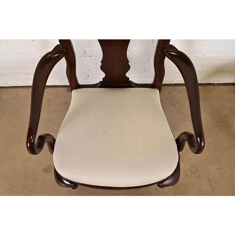 Queen Anne Solid Mahogany Armchairs or Dining Captain Chairs, Pair im Angebot 1