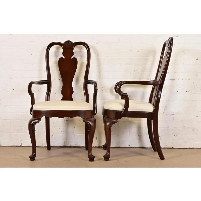Queen Anne Solid Mahogany Armchairs or Dining Captain Chairs, Pair im Angebot 2