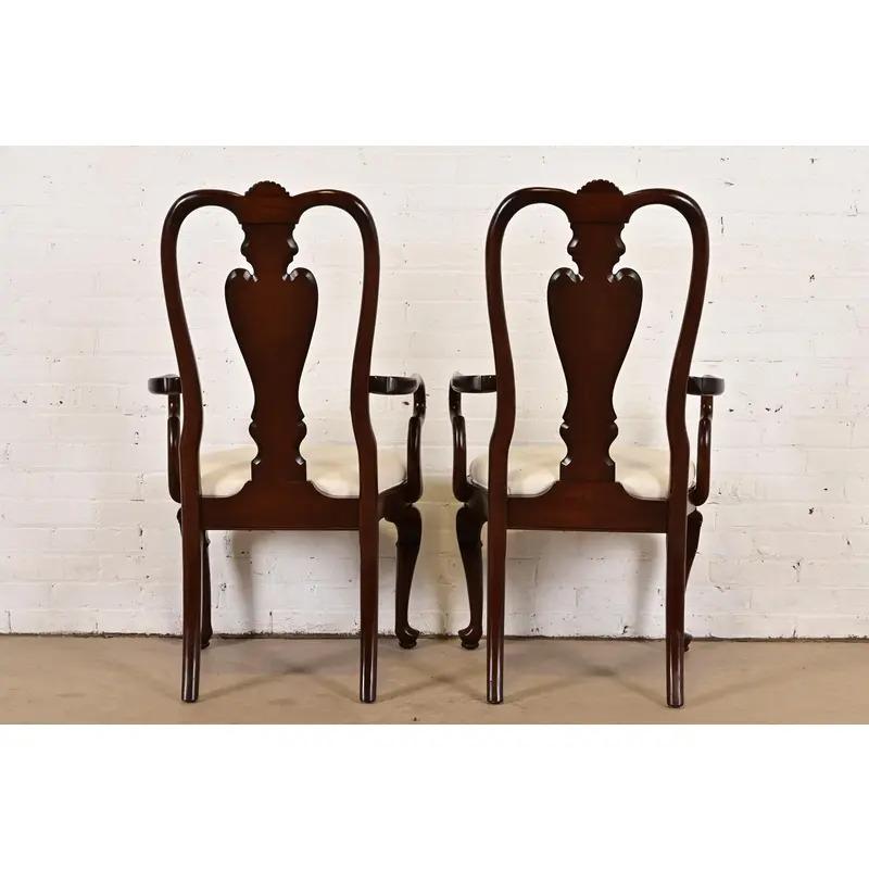 Set di sei sedie da pranzo in mogano massiccio Queen Anne in vendita 4