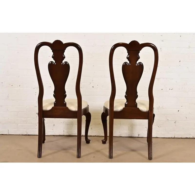 Queen Anne Solid Mahogany Side Chairs or Dining Chairs, Pair en vente 4