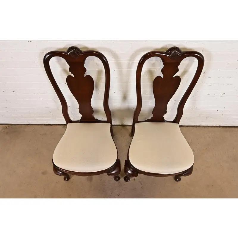 Tissu d'ameublement Queen Anne Solid Mahogany Side Chairs or Dining Chairs, Pair en vente