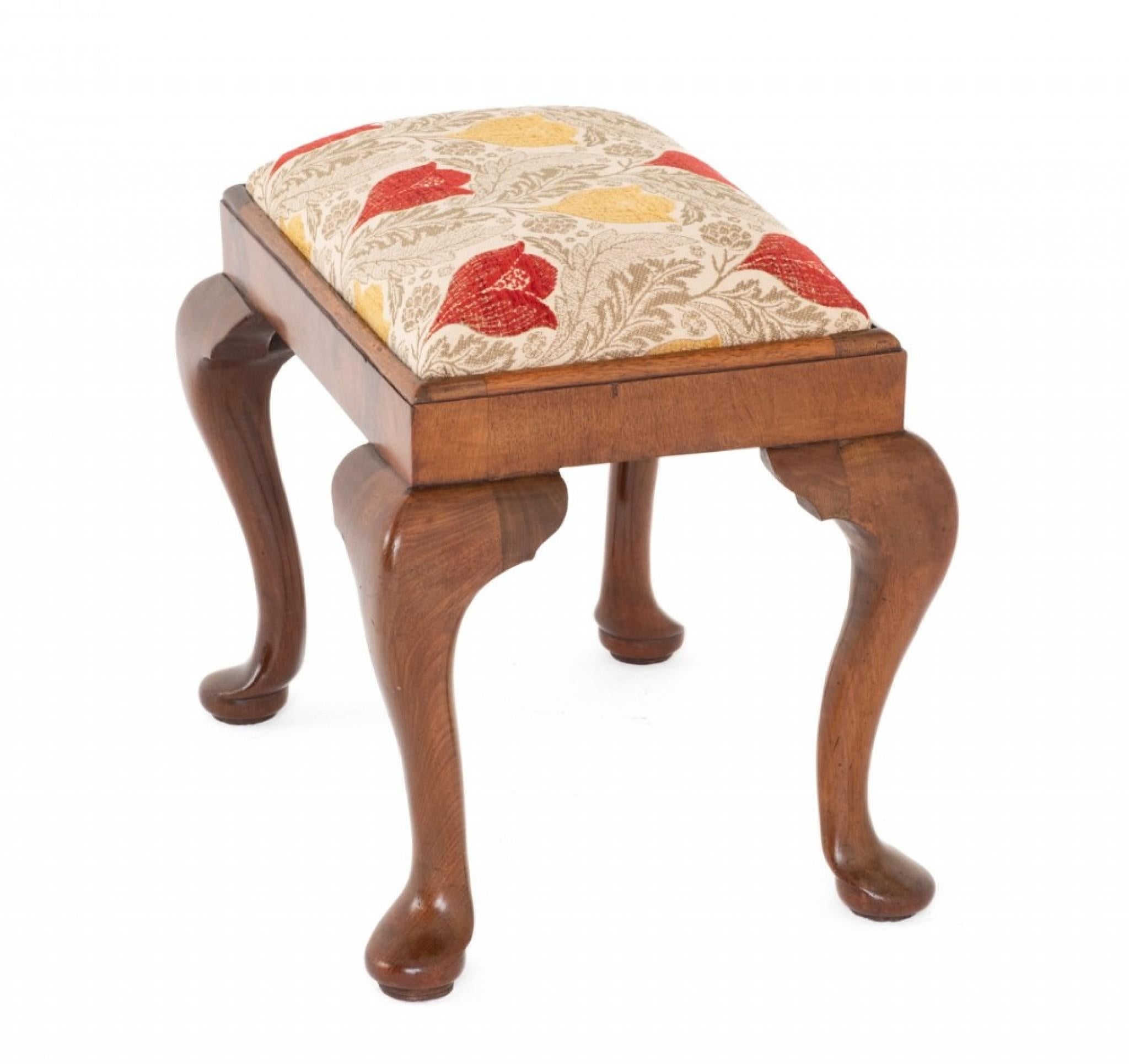 Queen Anne Hocker Nussbaum (Walnuss) im Angebot