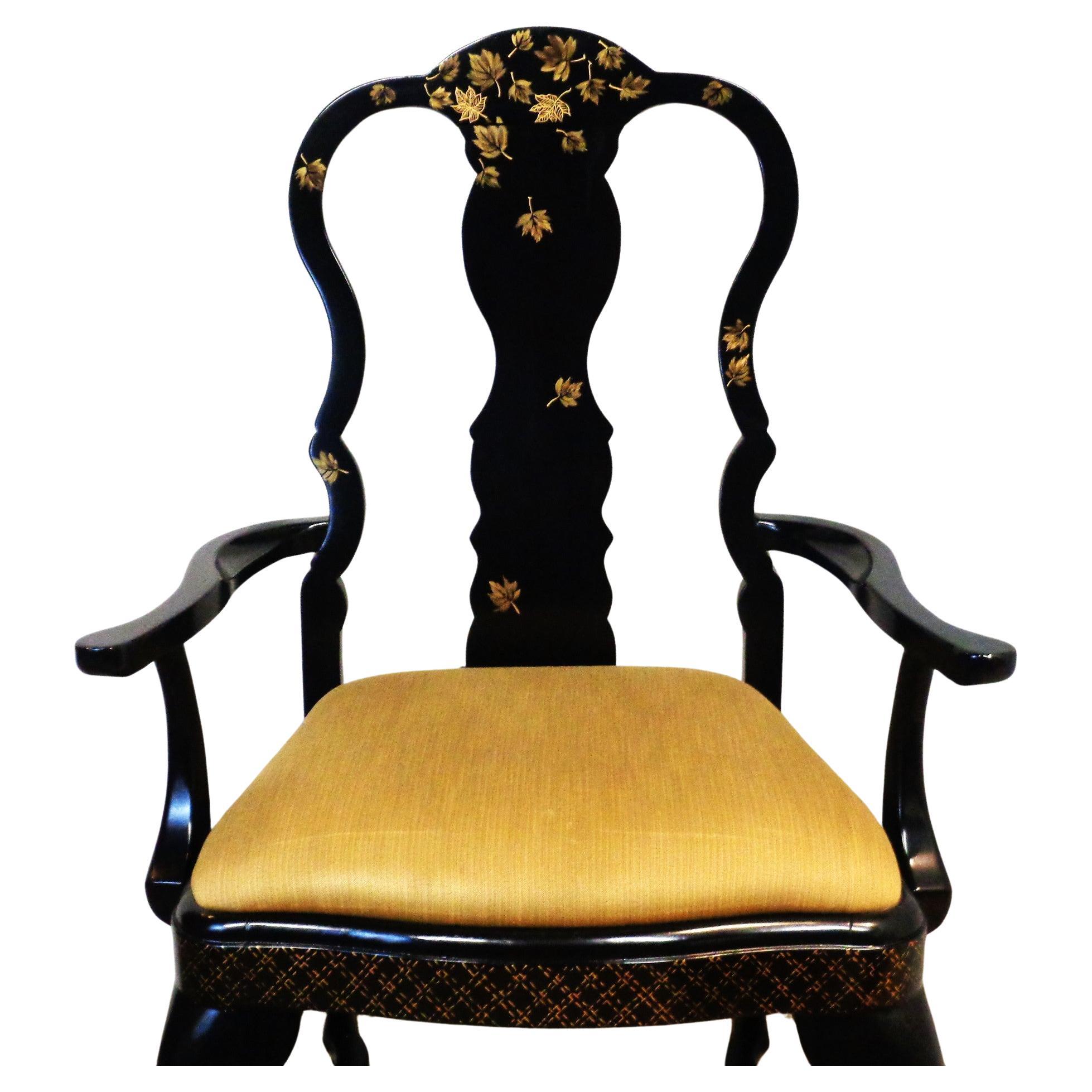 Queen Anne Stil Chinoiserie verzierte Sessel (Geschnitzt) im Angebot