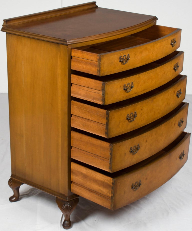 Queen Anne Style Bow Front Walnut Chest of Drawers Dresser For Sale at