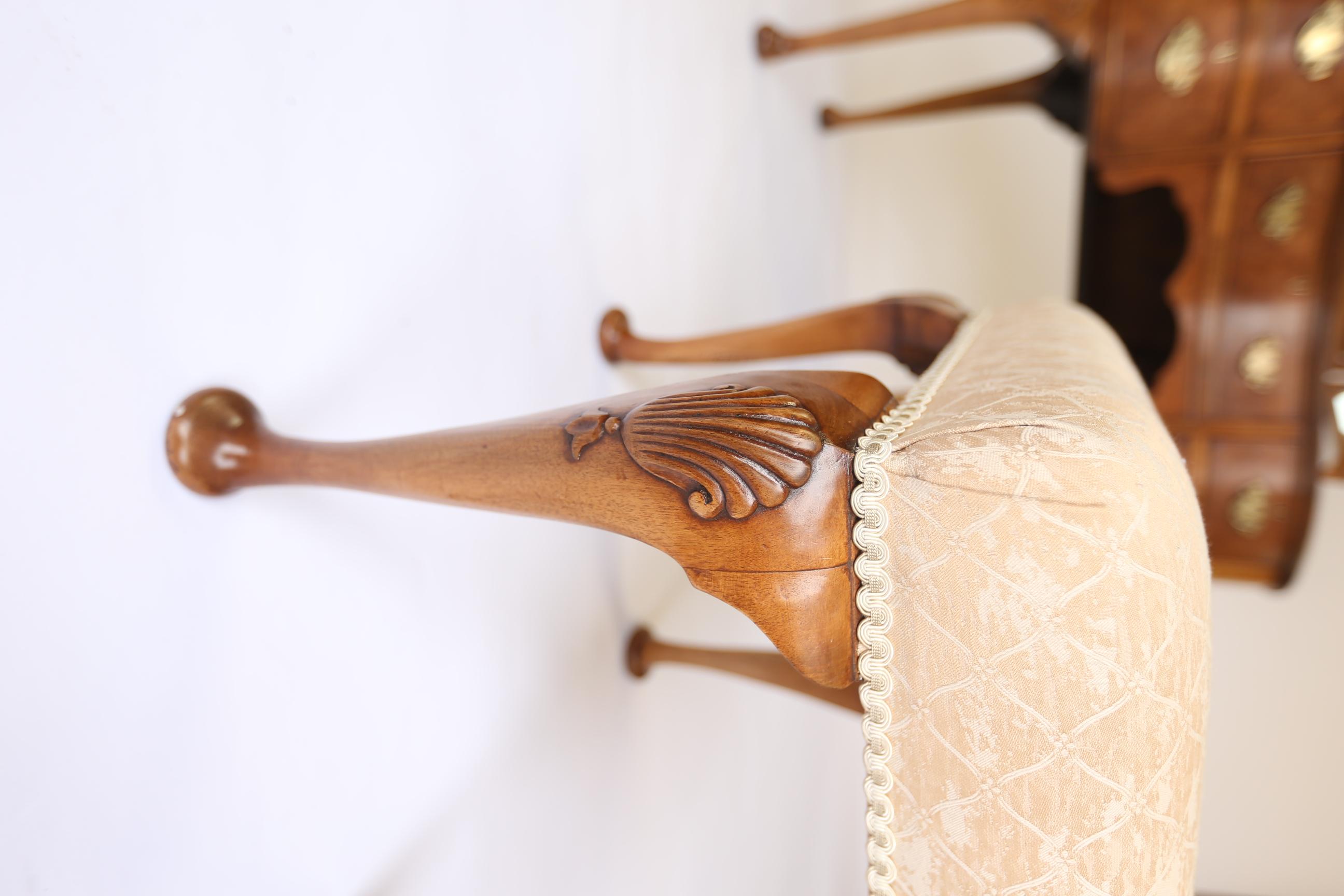 Queen Anne Style Burr Walnut Dressing table with stool 1930s 4