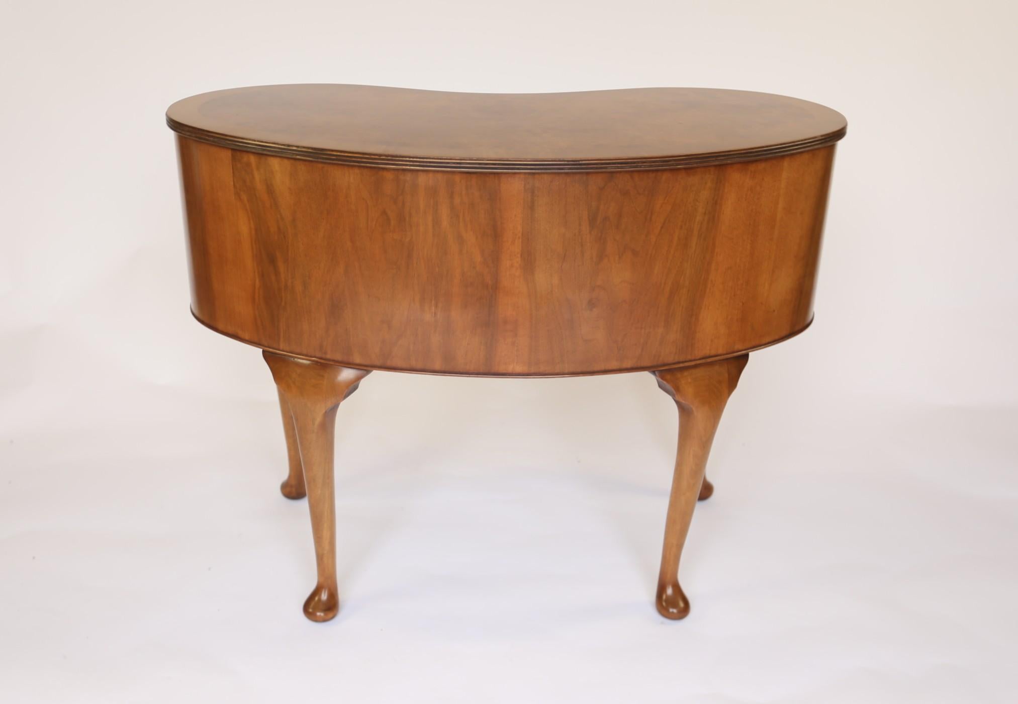 Queen Anne Style Burr Walnut Dressing table with stool 1930s In Good Condition In Dereham, GB