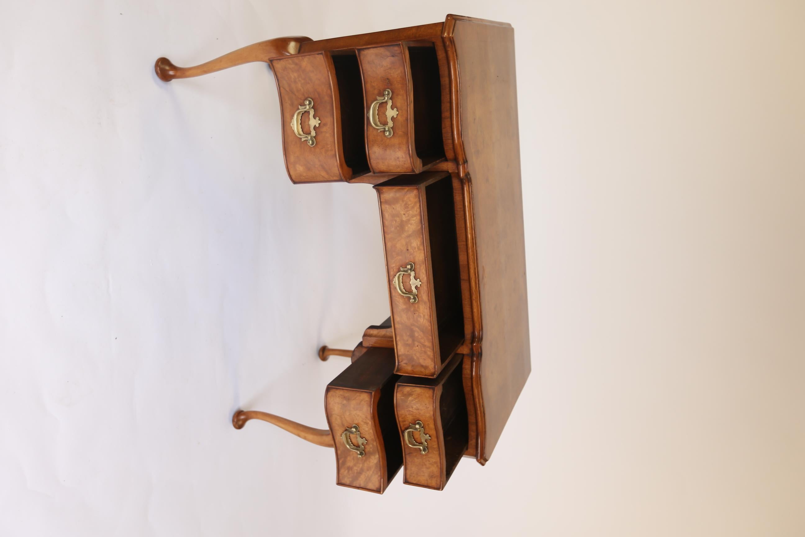 British Queen Anne Style Burr Walnut Dressing Table with Stool circa 1930s