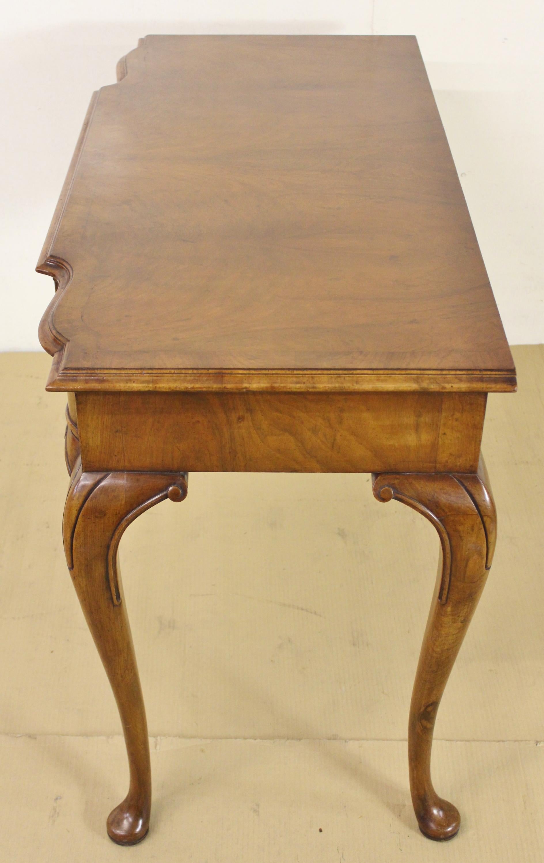 Queen Anne Style Burr Walnut Serpentine Fronted Console Table In Good Condition In Poling, West Sussex