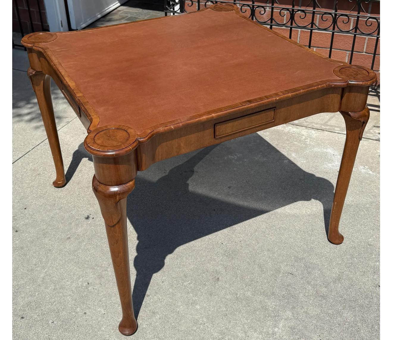 Regina Anna Tavolo da gioco in legno di Burton Burton in stile Queen Anne con piano in pelle di zigrino in vendita