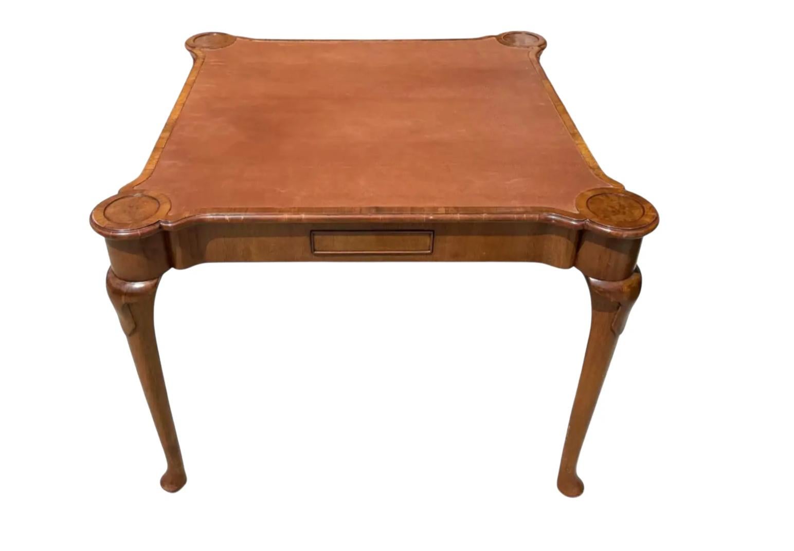 XXI secolo e contemporaneo Tavolo da gioco in legno di Burton Burton in stile Queen Anne con piano in pelle di zigrino in vendita