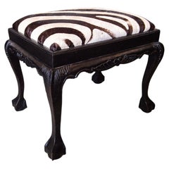 Panca intagliata in stile Queen Anne in pelle di zebra di Burchell, fine XVIII/inizio XIX sec.