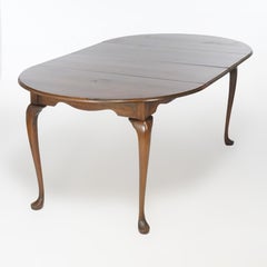 Queen Anne Style Cherry Extension Breakfast Table with Two Leaves 20th Century
